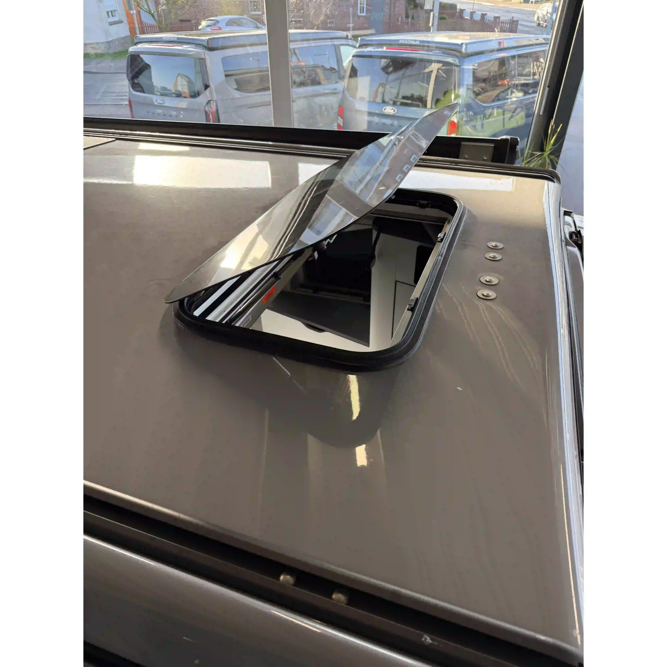 <b>Ausstellfenster</b> <br> für das Aufstelldach in 700x400 mm