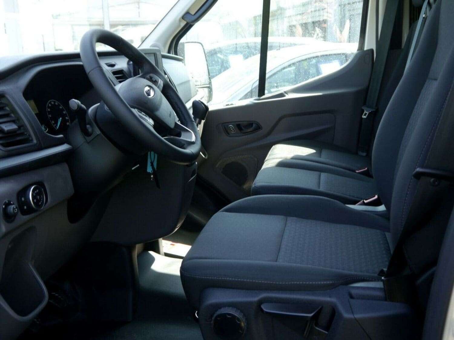 Ford Transit 9 Sitzer Rollimobil