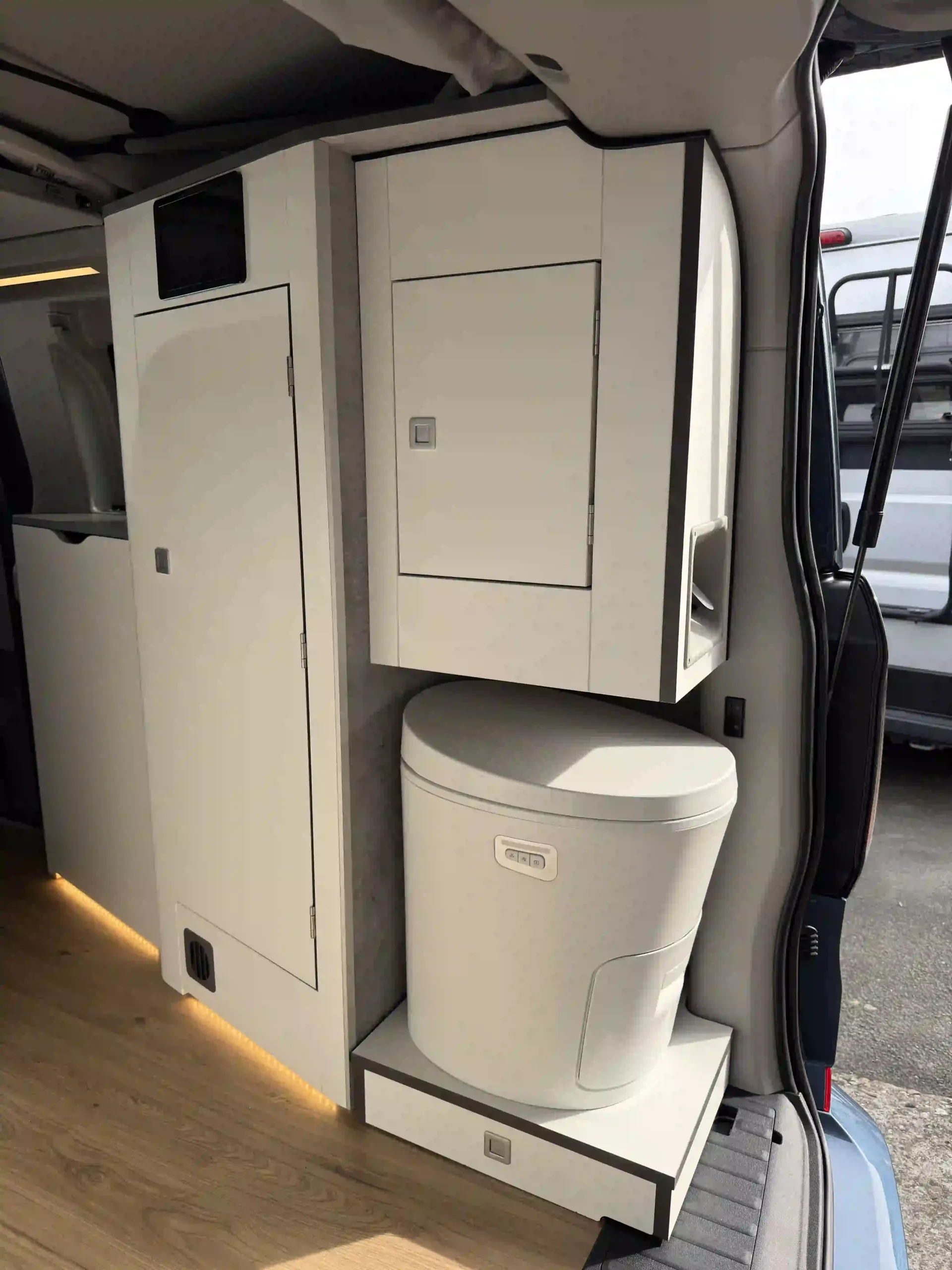 <b>Nachrüstung Verschweiß-Toilette</b> <br>für Nugget ohne Original Toilette von Westfalia