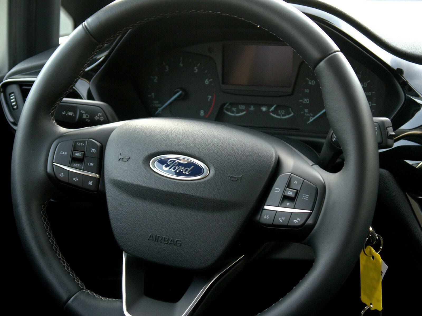 Fahrzeugabbildung Ford Fiesta Cool&Connect+NAVI+DAB+16 Zoll+Garantie+..