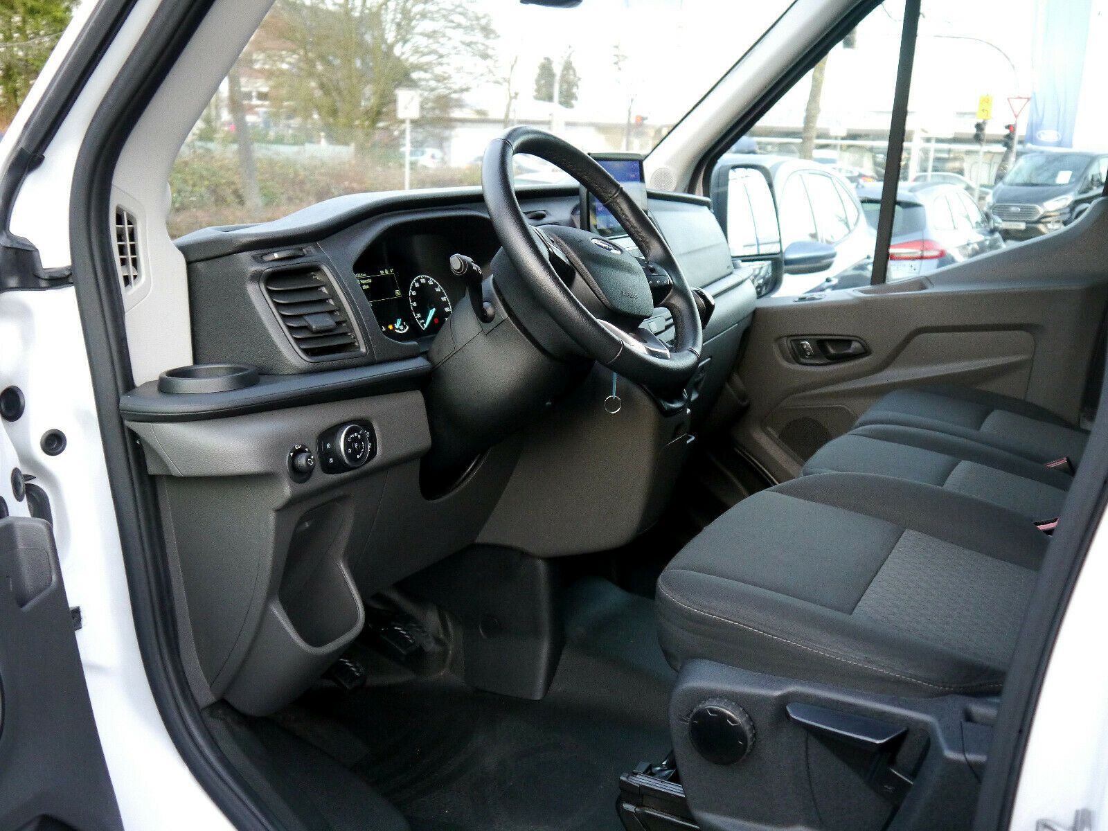Fahrzeugabbildung Ford Transit Kasten 350 L4 Trend+Navi+Kamera+...