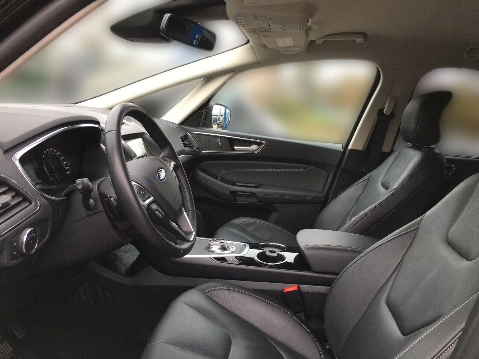 Fahrzeugabbildung Ford S-Max 2.0 EcoBlue Titanium Autom.+LED+AHK+7 Sitz