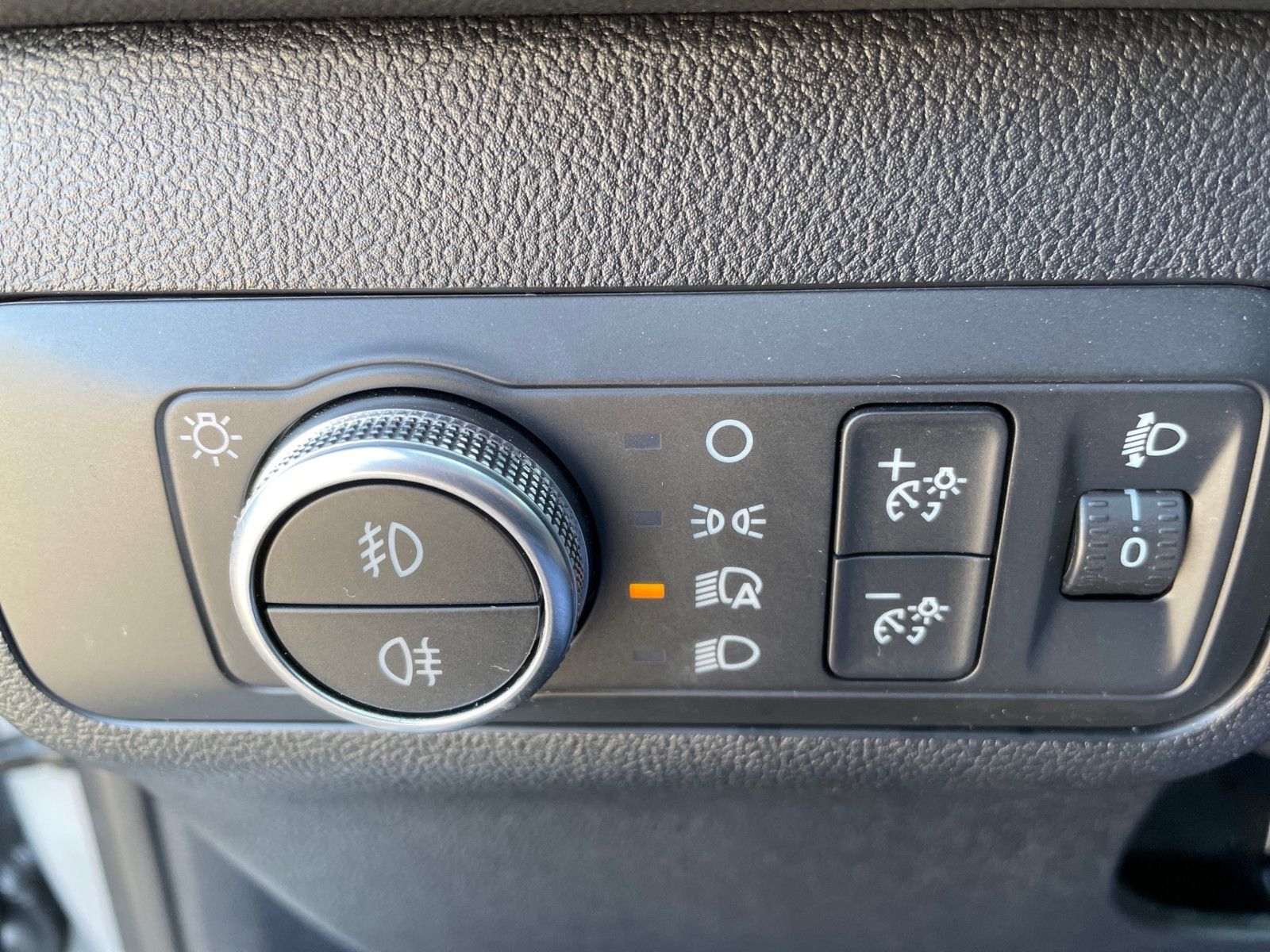 Fahrzeugabbildung Ford Kuga 1.5 EcoBoost ST-Line+PDC+KeyFree+Navi+...
