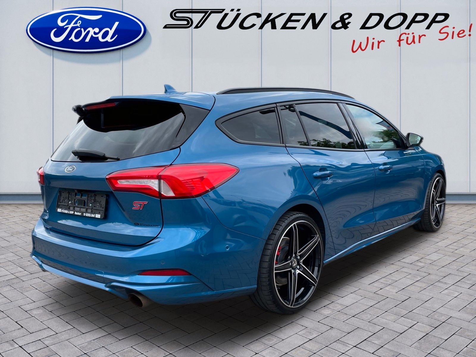 Fahrzeugabbildung Ford Focus Turnier 2.3 ST+Styling-Paket+ACC+LED+...