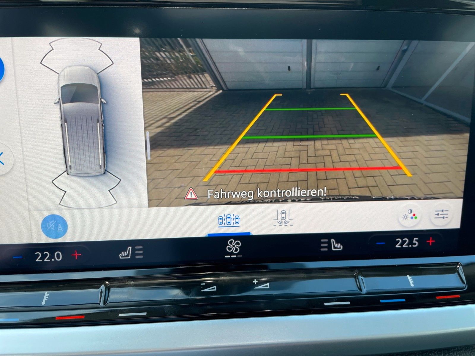 Fahrzeugabbildung Ford Tourneo Connect Active AWD+Panorama+LED+7 Sitzer