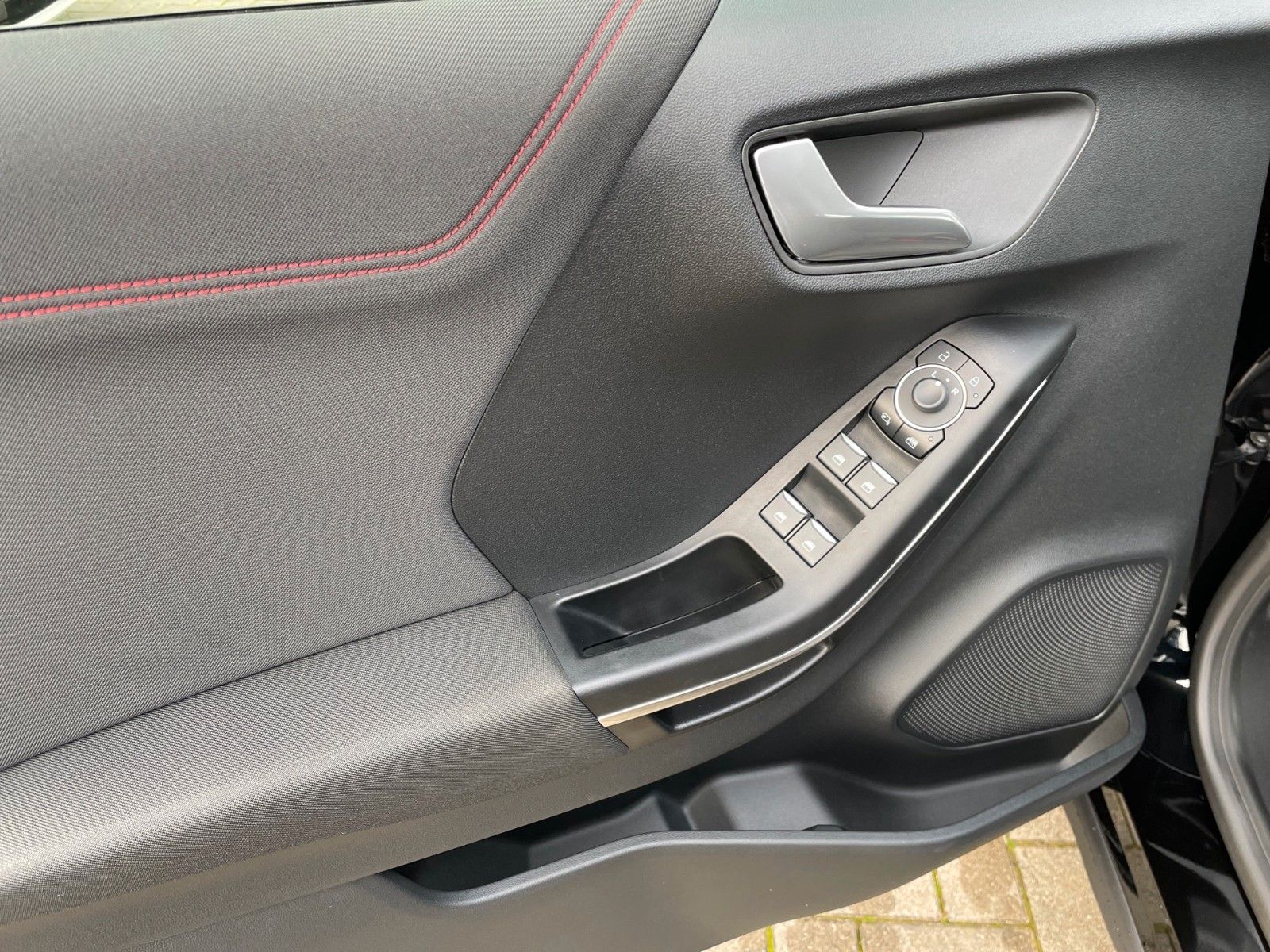 Fahrzeugabbildung Ford Puma 1.0 EcoBoost ST-Line+LED+ACC+NAVI+0,99 %