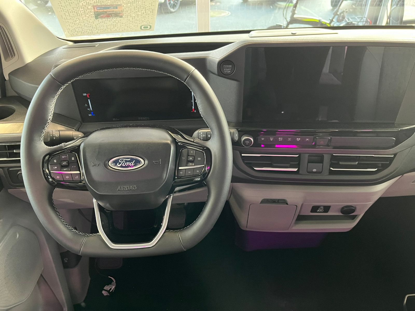 Fahrzeugabbildung Ford NEUER NUGGET Titanium 2024