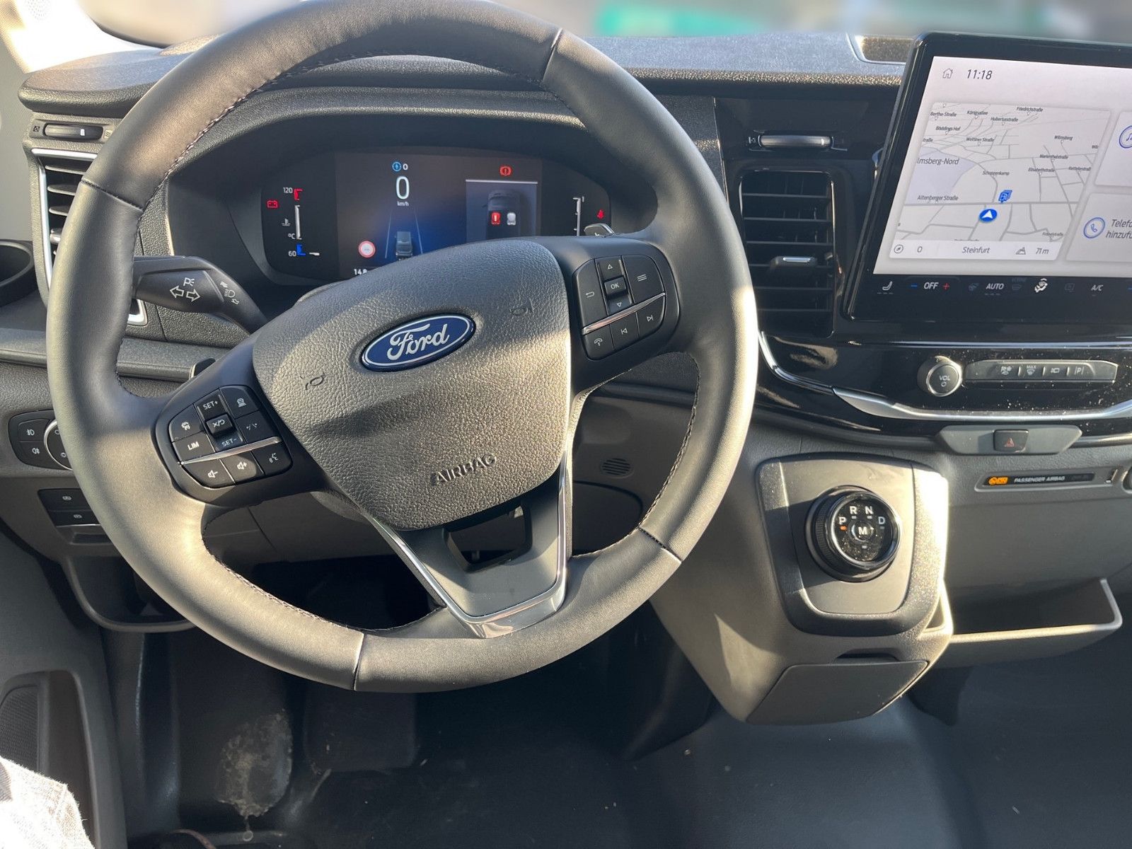 Fahrzeugabbildung Ford MATIST FAMILY L 5 Sitzplätze und 4 Schlafplätze