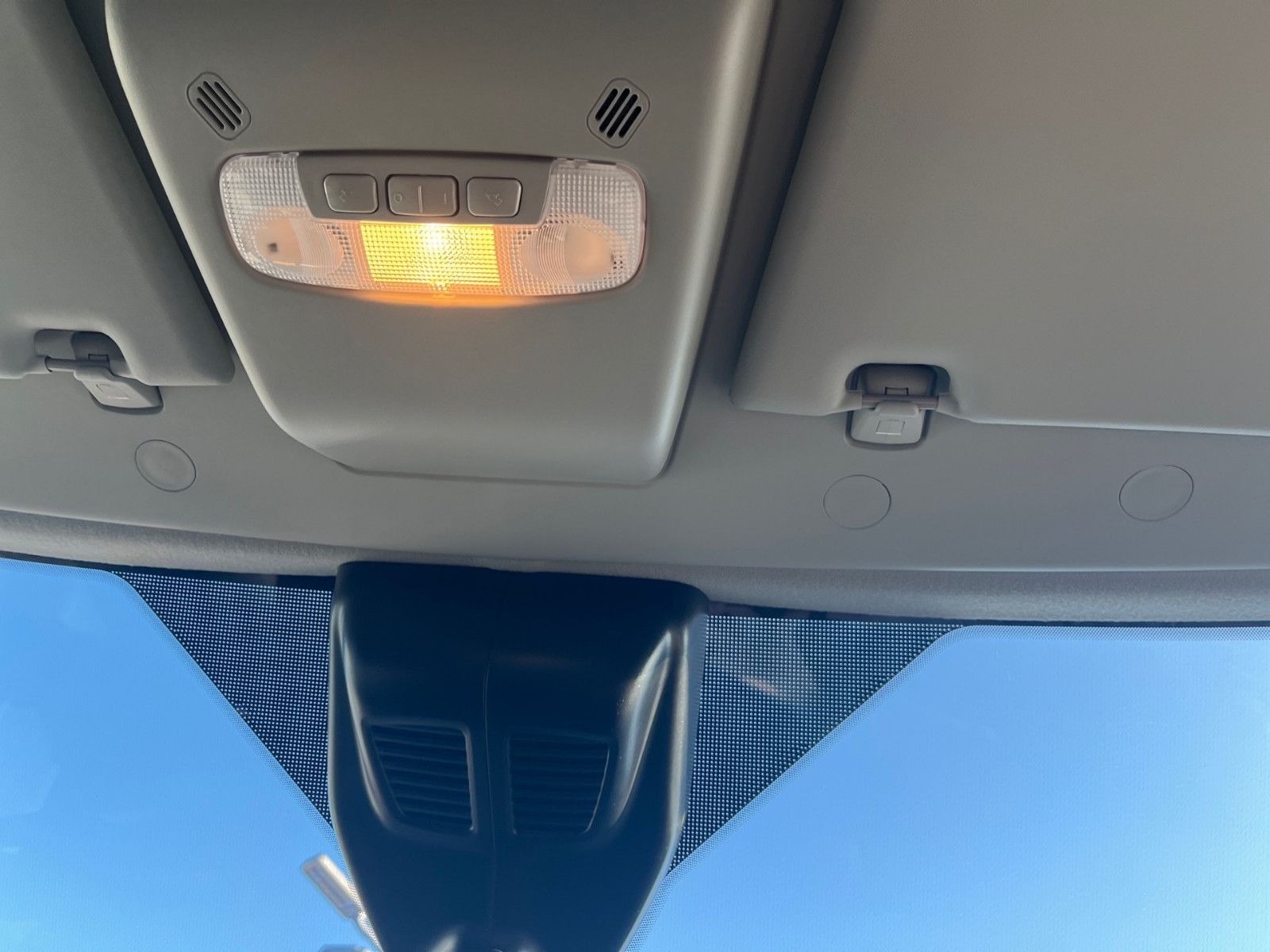 Fahrzeugabbildung Ford MATIST FAMILY L 5 Sitzplätze und 4 Schlafplätze