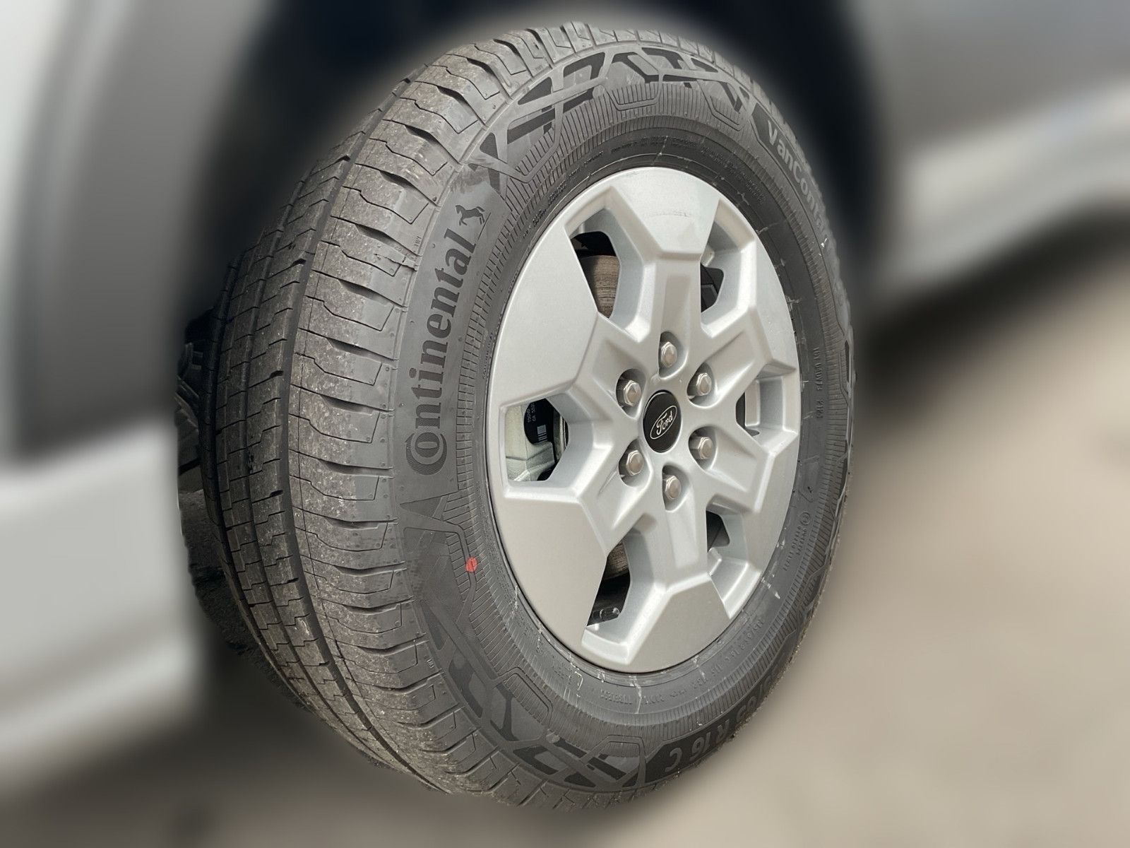 Fahrzeugabbildung Ford MATIST FAMILY L 5 Sitzplätze und 4 Schlafplätze