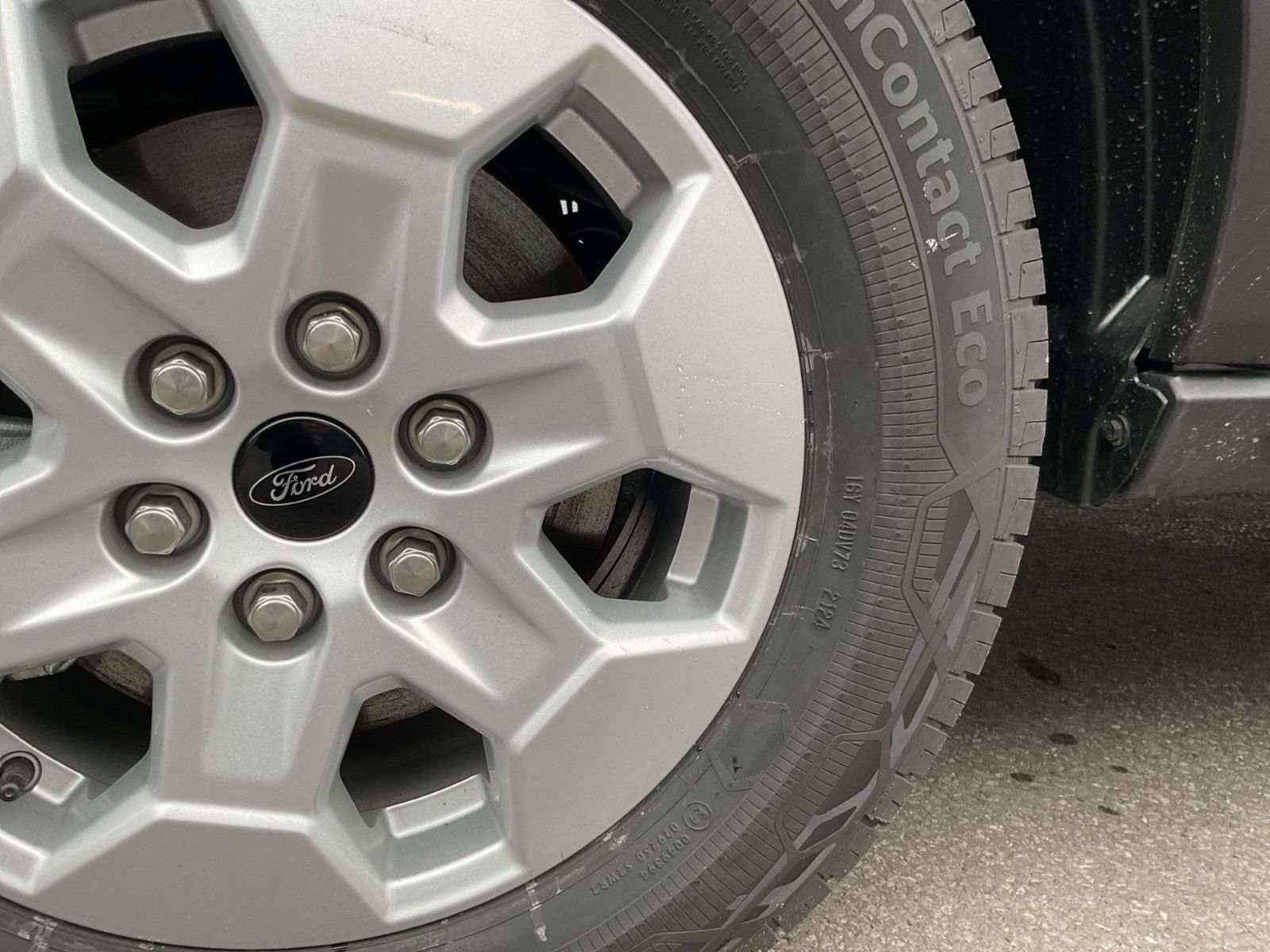 Fahrzeugabbildung Ford MATIST FAMILY L 5 Sitzplätze und 4 Schlafplätze