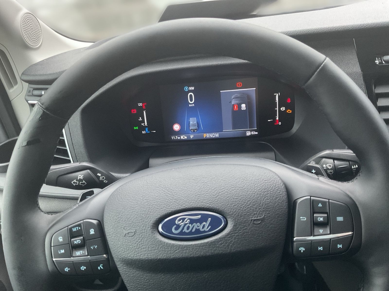 Fahrzeugabbildung Ford MATIST FAMILY L 5 Sitzplätze und 4 Schlafplätze