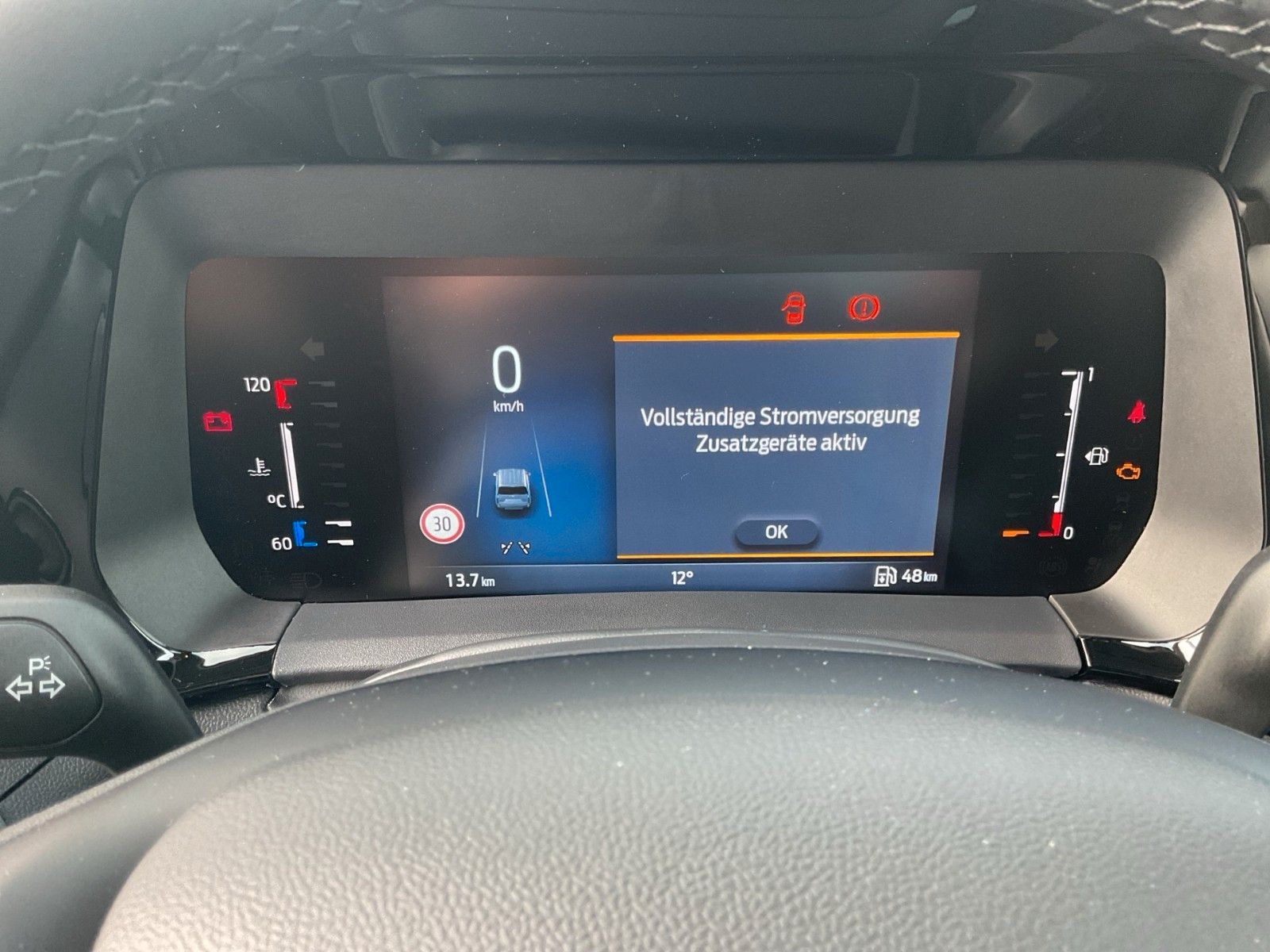 Fahrzeugabbildung Ford Tourneo Courier 1.0 EcoBoost Titanium+Kamera+ACC