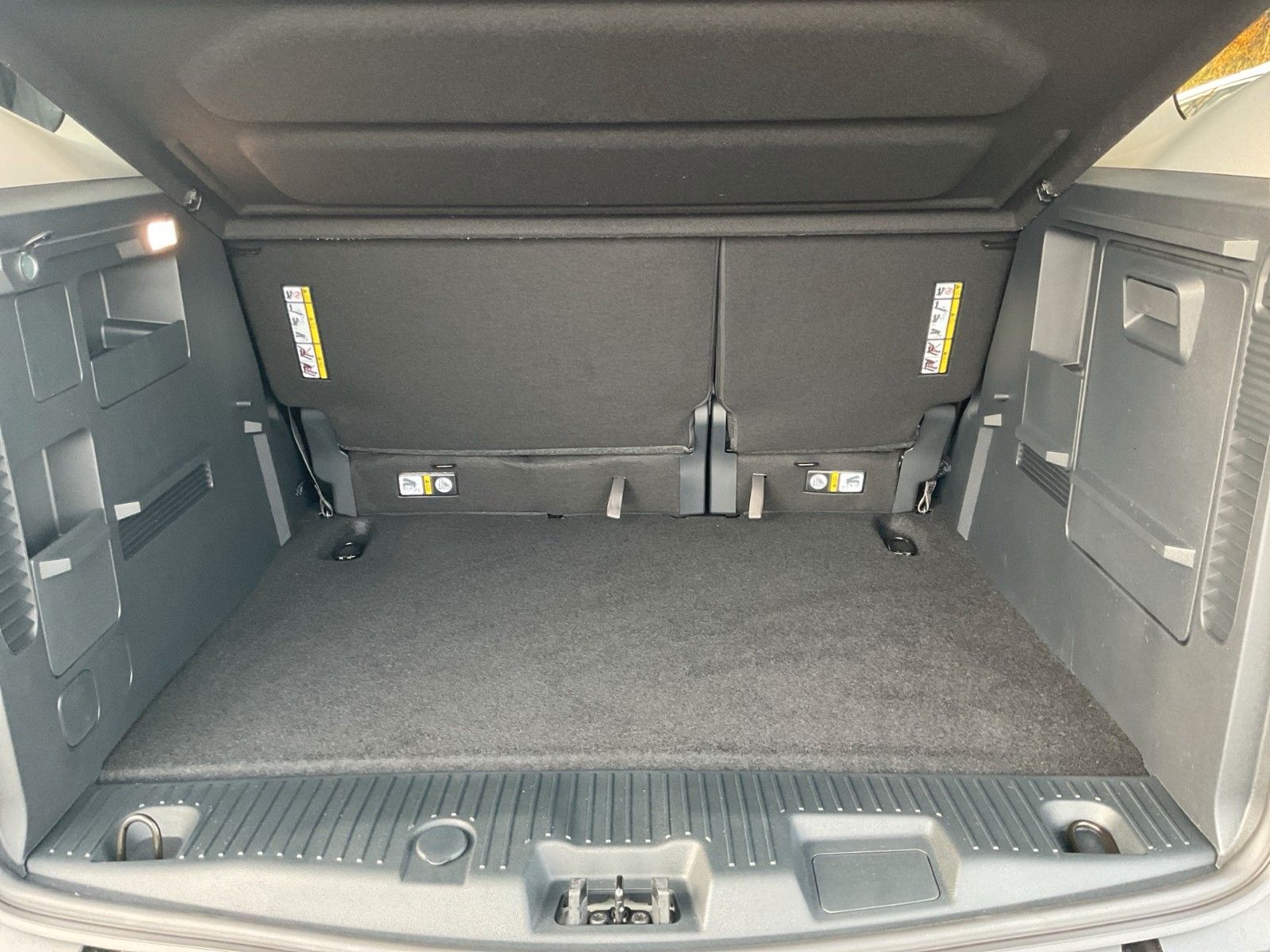 Fahrzeugabbildung Ford Tourneo Courier 1.0 EcoBoost Titanium+Kamera+ACC