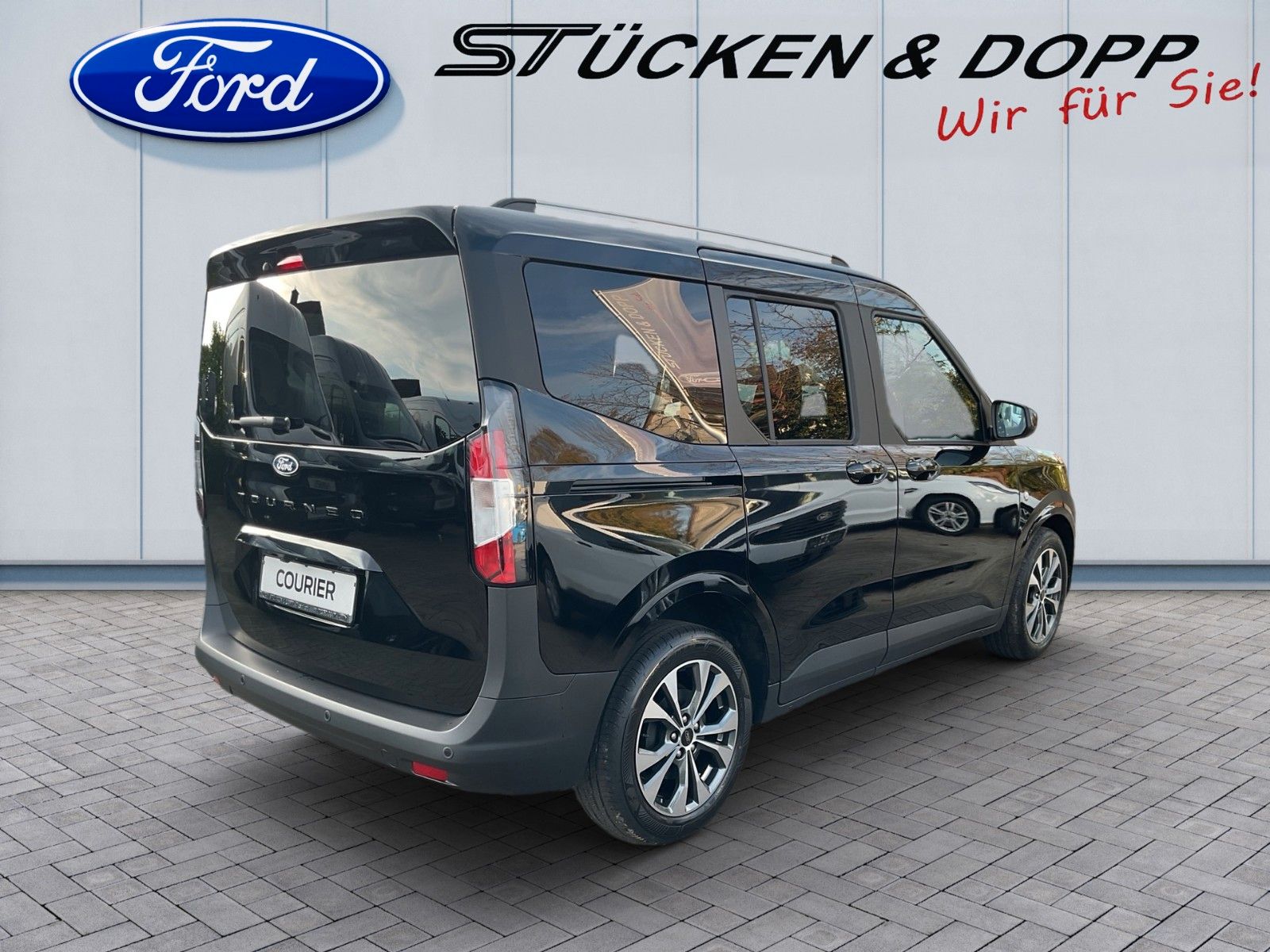 Fahrzeugabbildung Ford Tourneo Courier 1.0 EcoBoost Titanium+Kamera+ACC