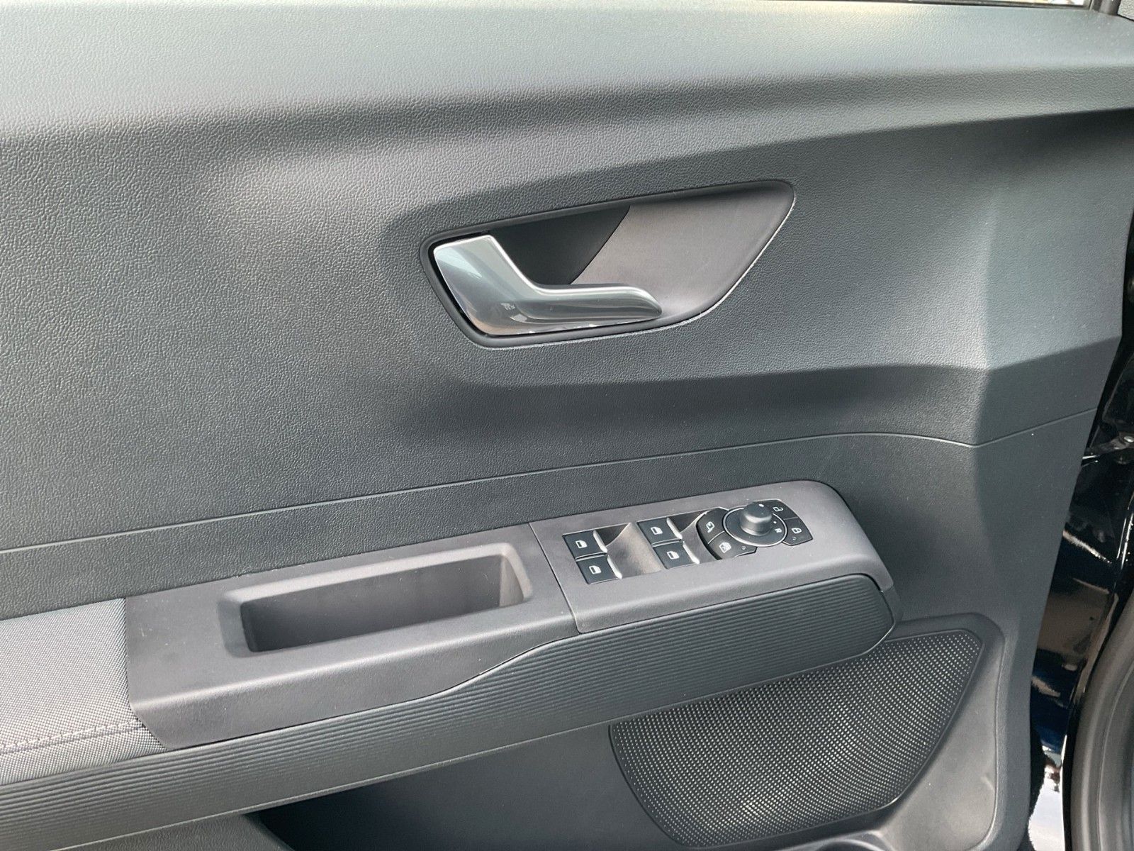 Fahrzeugabbildung Ford Tourneo Courier 1.0 EcoBoost Titanium+Kamera+ACC