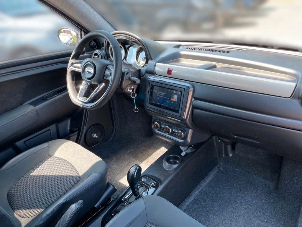 Fahrzeugabbildung Ligier M GO X + Klima + CarPlay + Sitzheizung