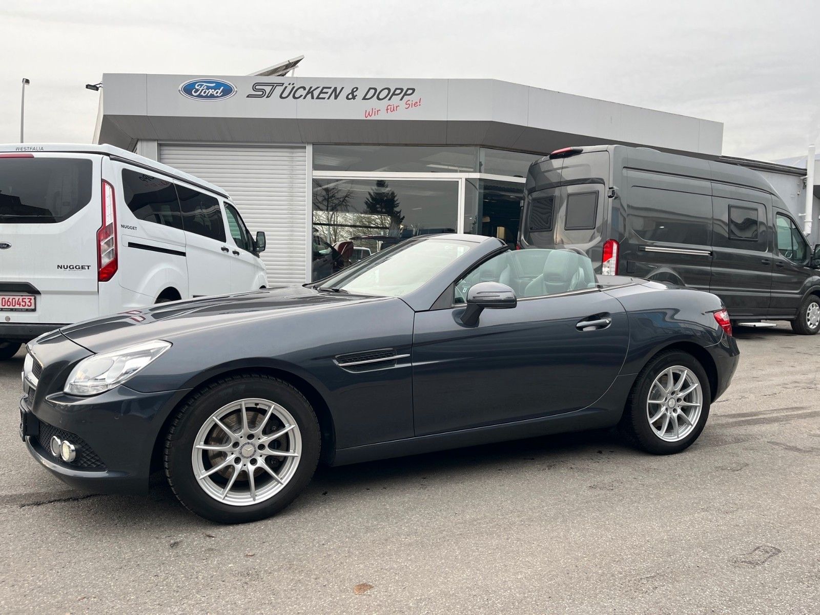 Fahrzeugabbildung Mercedes-Benz SLK 200 Roadster+Panorama-Vario+Navi+...