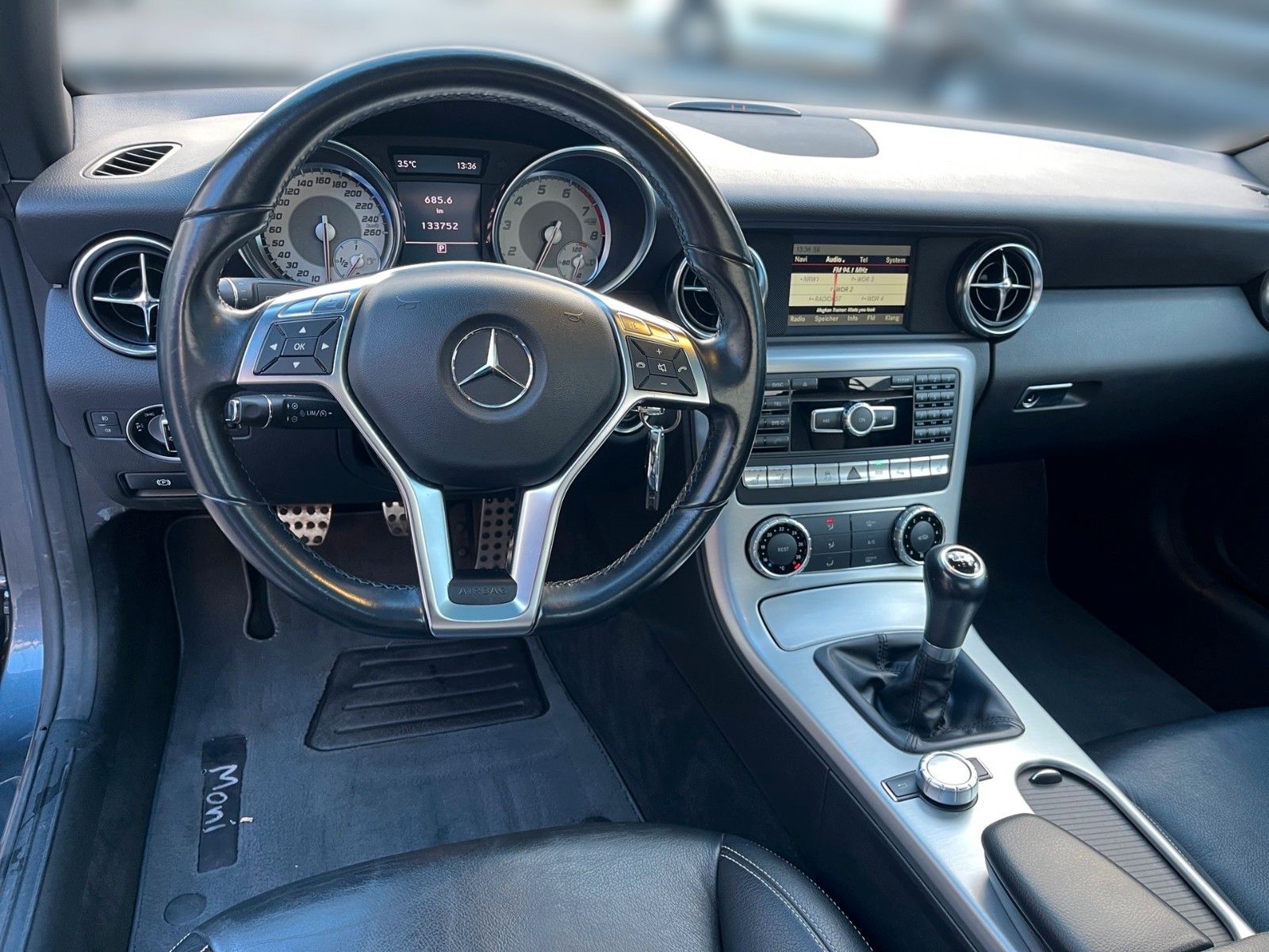 Fahrzeugabbildung Mercedes-Benz SLK 200 Roadster+Panorama-Vario+Navi+...