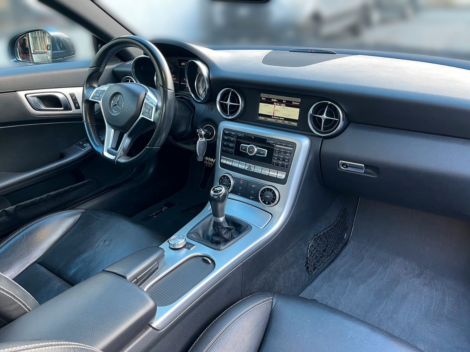 Fahrzeugabbildung Mercedes-Benz SLK 200 Roadster+Panorama-Vario+Navi+...