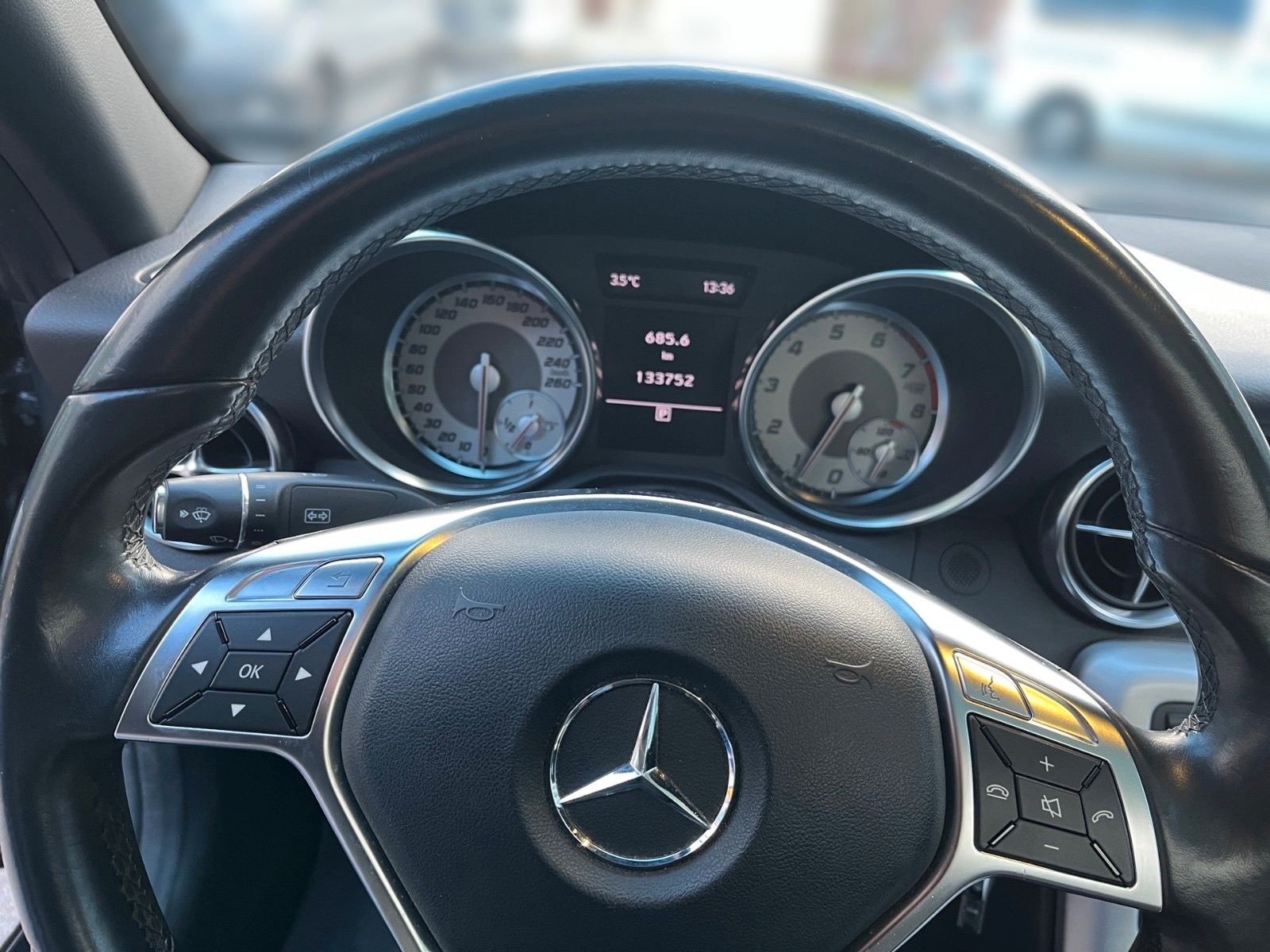Fahrzeugabbildung Mercedes-Benz SLK 200 Roadster+Panorama-Vario+Navi+...