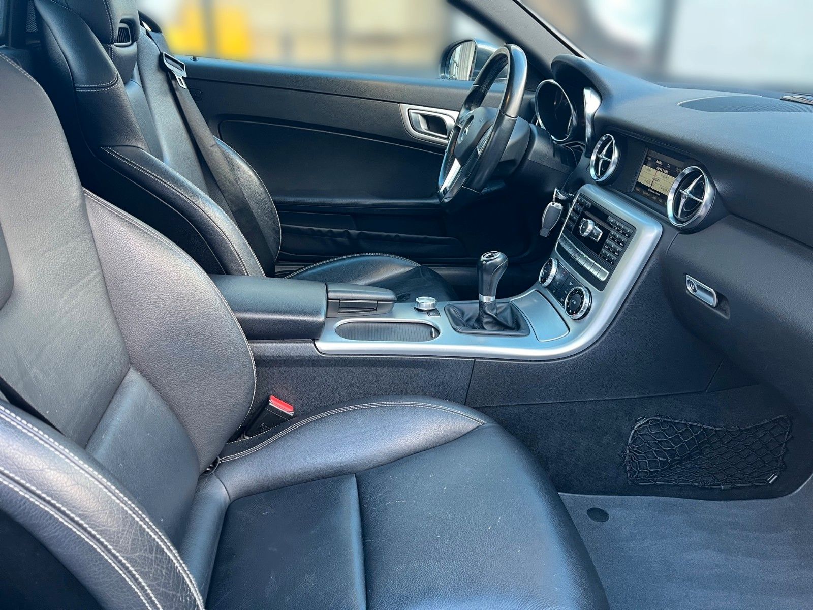 Fahrzeugabbildung Mercedes-Benz SLK 200 Roadster+Panorama-Vario+Navi+...