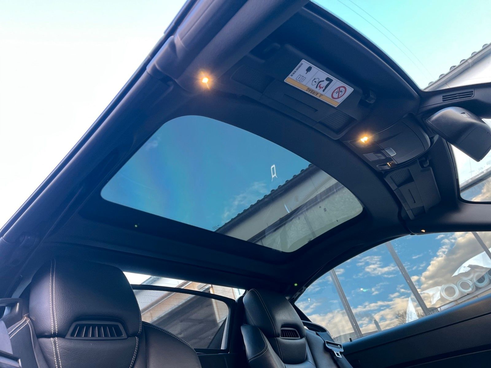 Fahrzeugabbildung Mercedes-Benz SLK 200 Roadster+Panorama-Vario+Navi+...