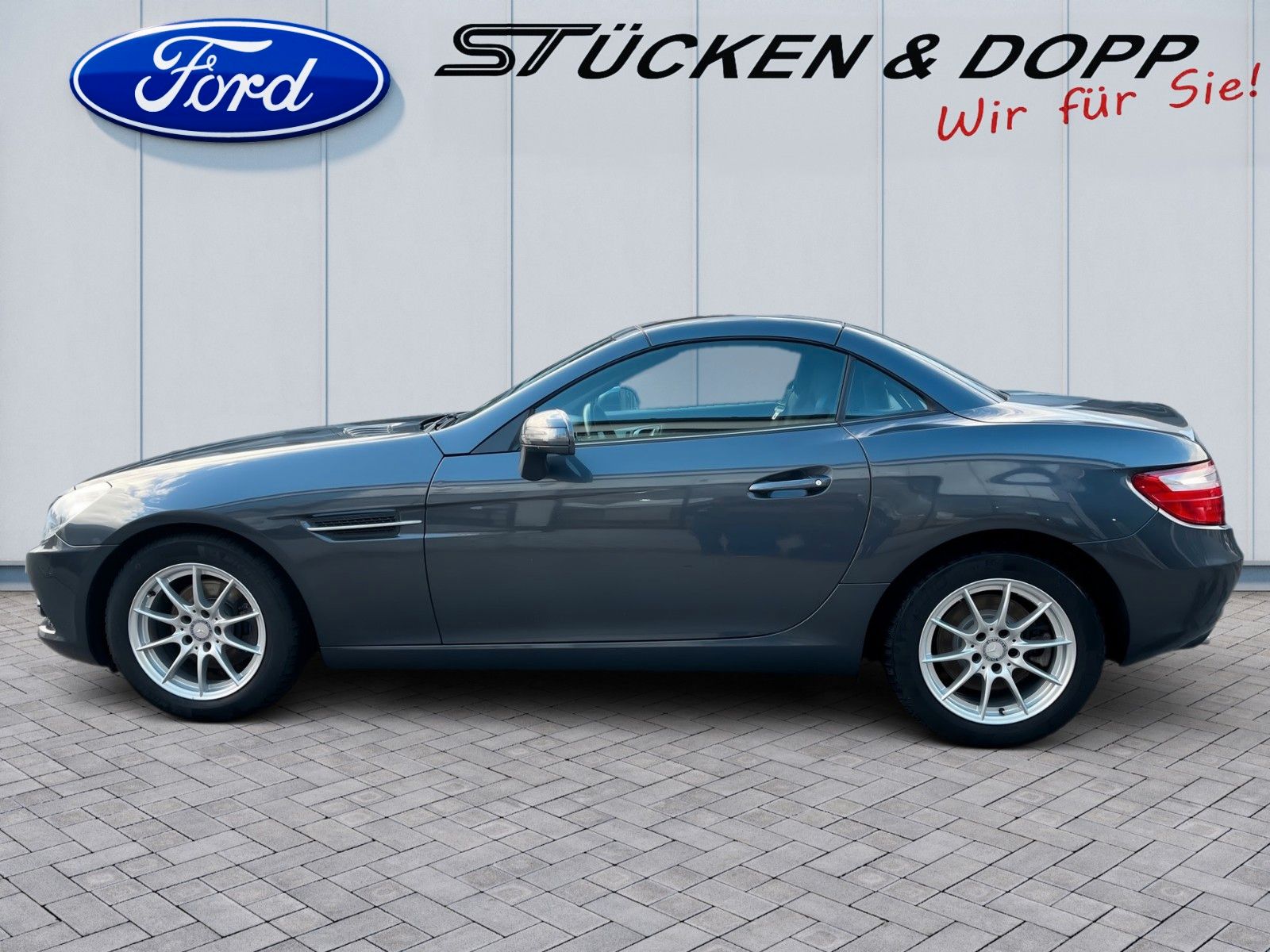 Fahrzeugabbildung Mercedes-Benz SLK 200 Roadster+Panorama-Vario+Navi+...