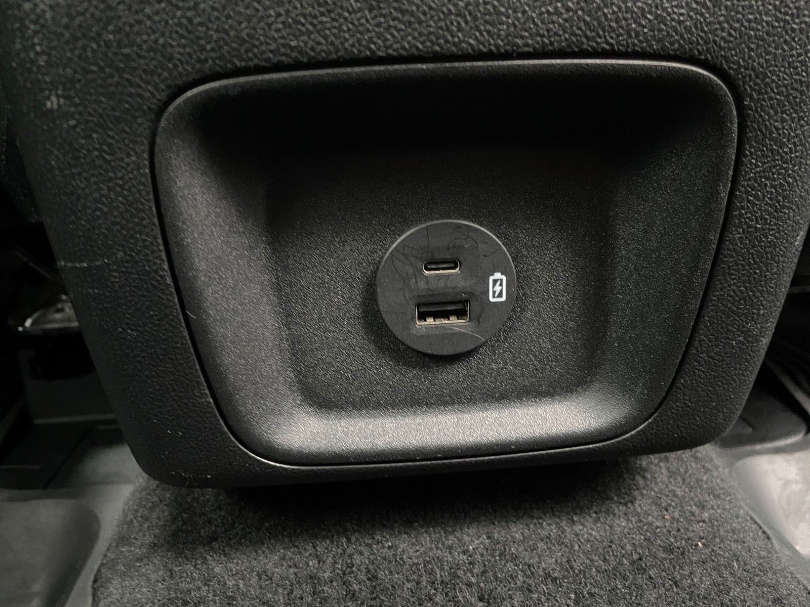 Fahrzeugabbildung Ford Kuga Hybrid ST-Line X+ACC+LED+Kamera+...