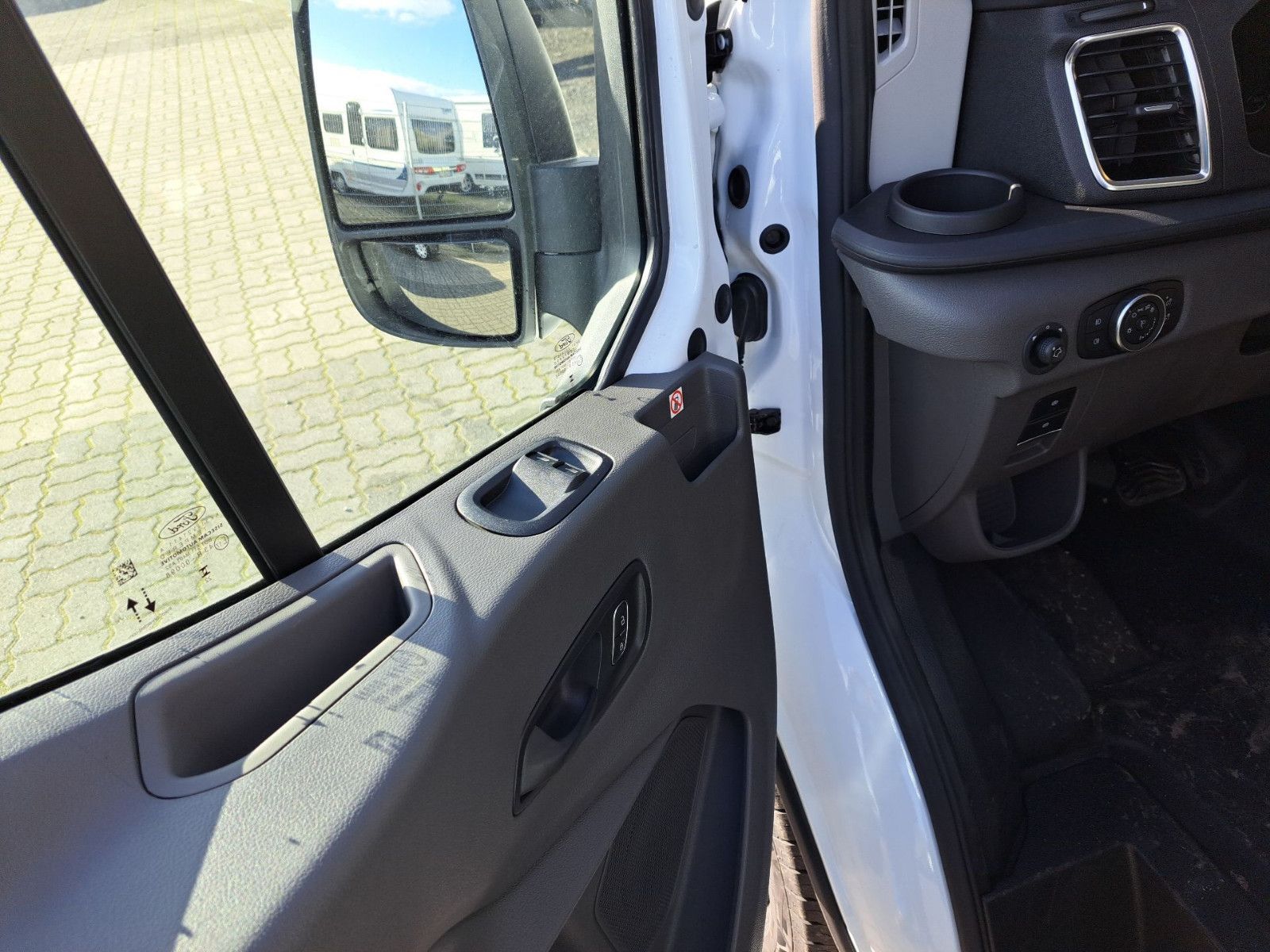 Fahrzeugabbildung Ford Transit Kasten E 350 L3 H2 Trend