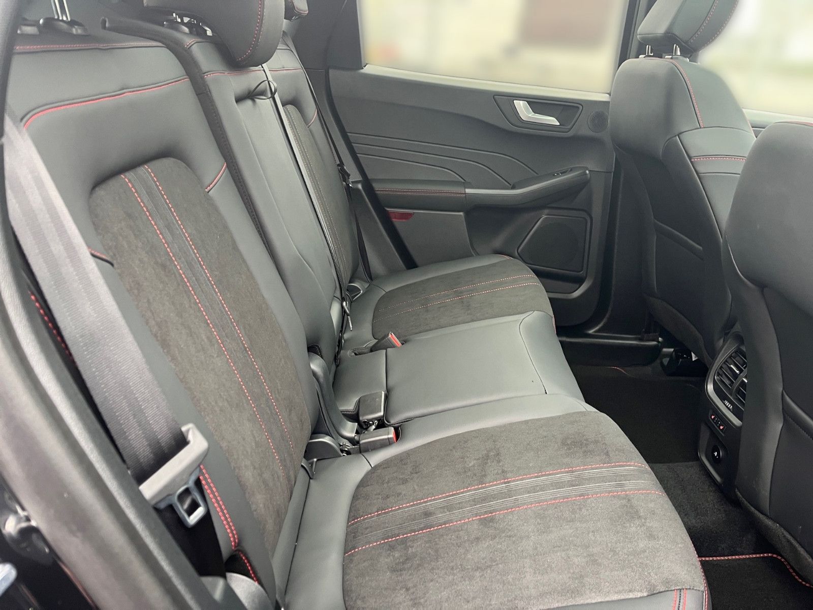 Fahrzeugabbildung Ford Kuga PHEV ST-Line X+ACC+el.AHK+Panorama-Dach+20"