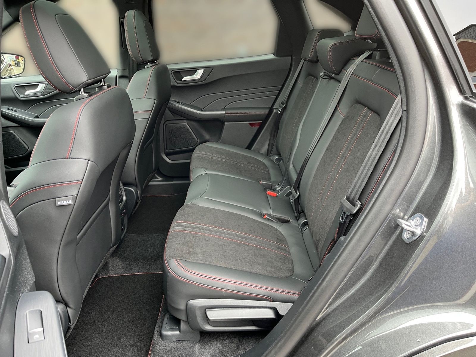 Fahrzeugabbildung Ford Kuga PHEV ST-Line X+ACC+el.AHK+Panorama-Dach+20"