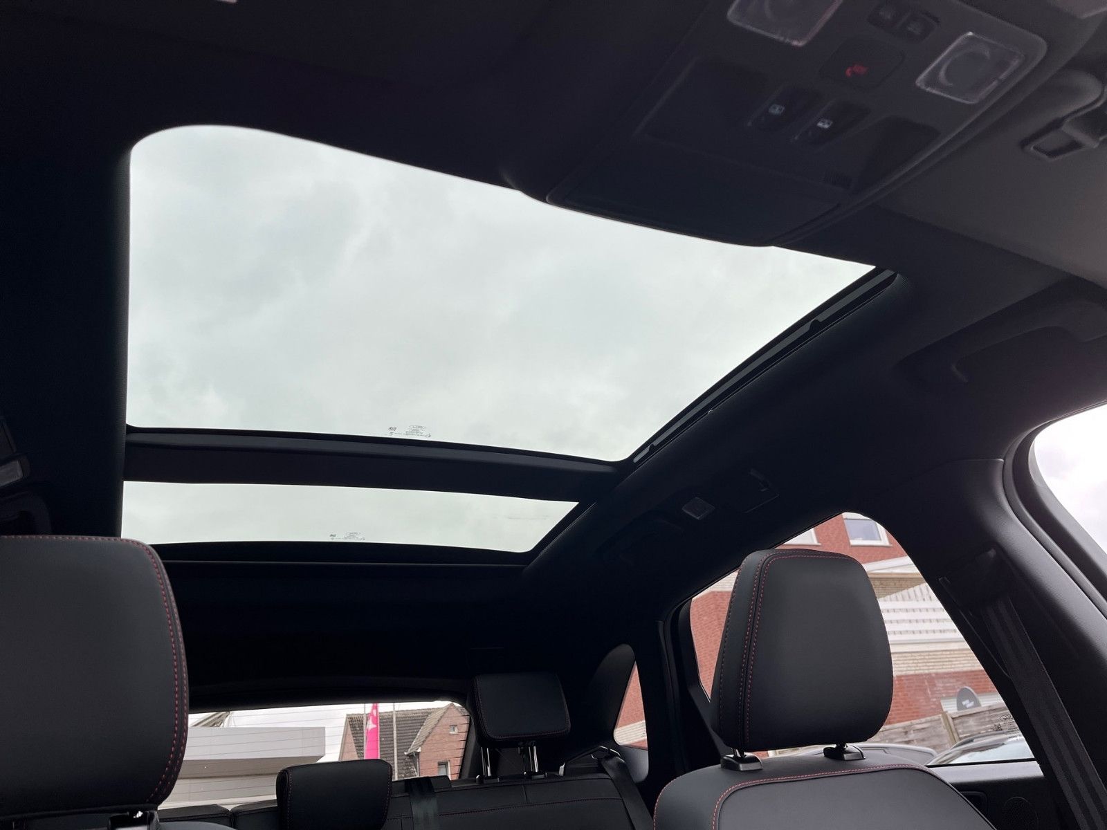 Fahrzeugabbildung Ford Kuga PHEV ST-Line X+ACC+el.AHK+Panorama-Dach+20"