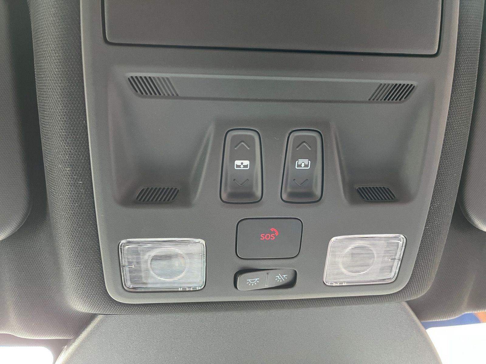 Fahrzeugabbildung Ford Kuga PHEV ST-Line X+ACC+el.AHK+Panorama-Dach+20"