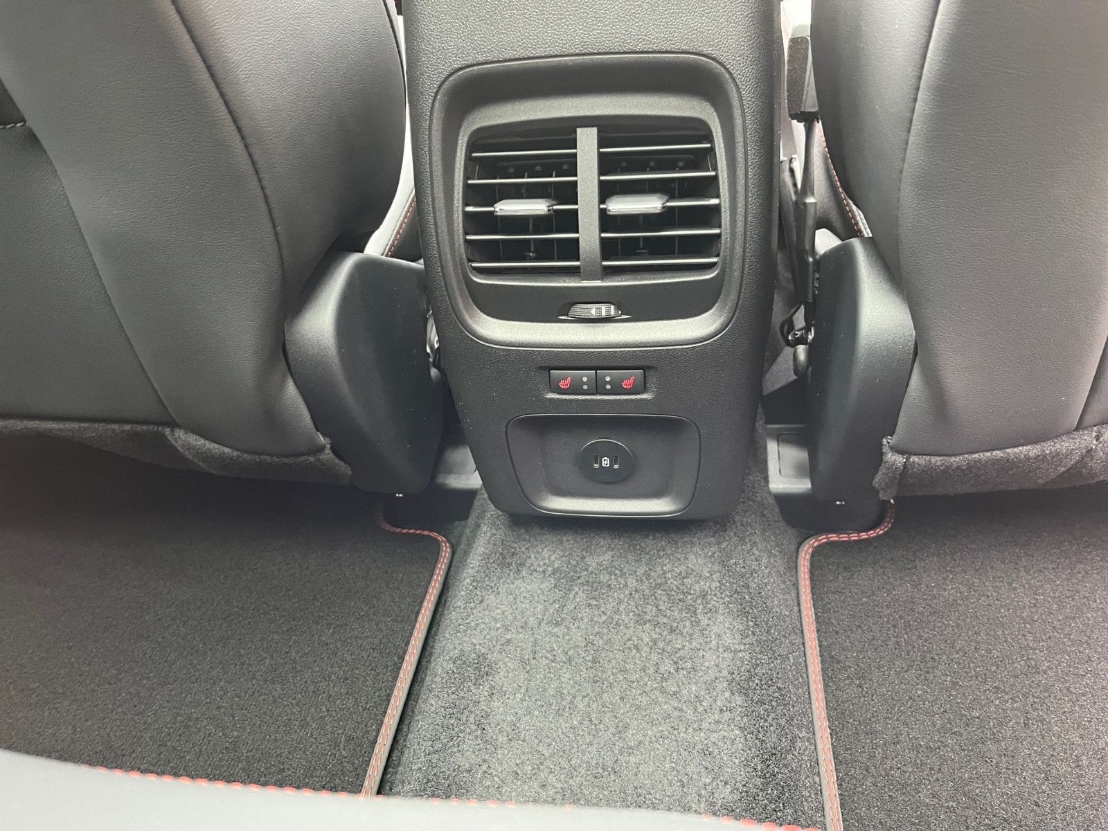 Fahrzeugabbildung Ford Kuga PHEV ST-Line X+ACC+el.AHK+Panorama-Dach+20"