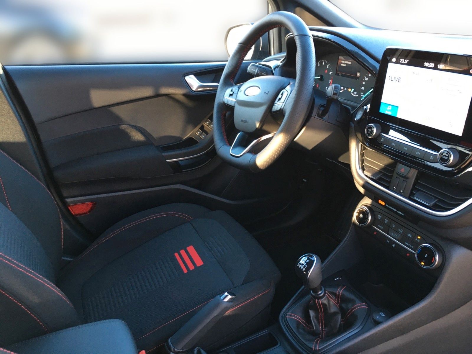 Fahrzeugabbildung Ford Fiesta 1.0 EcoBoost ST-Line +LED+...
