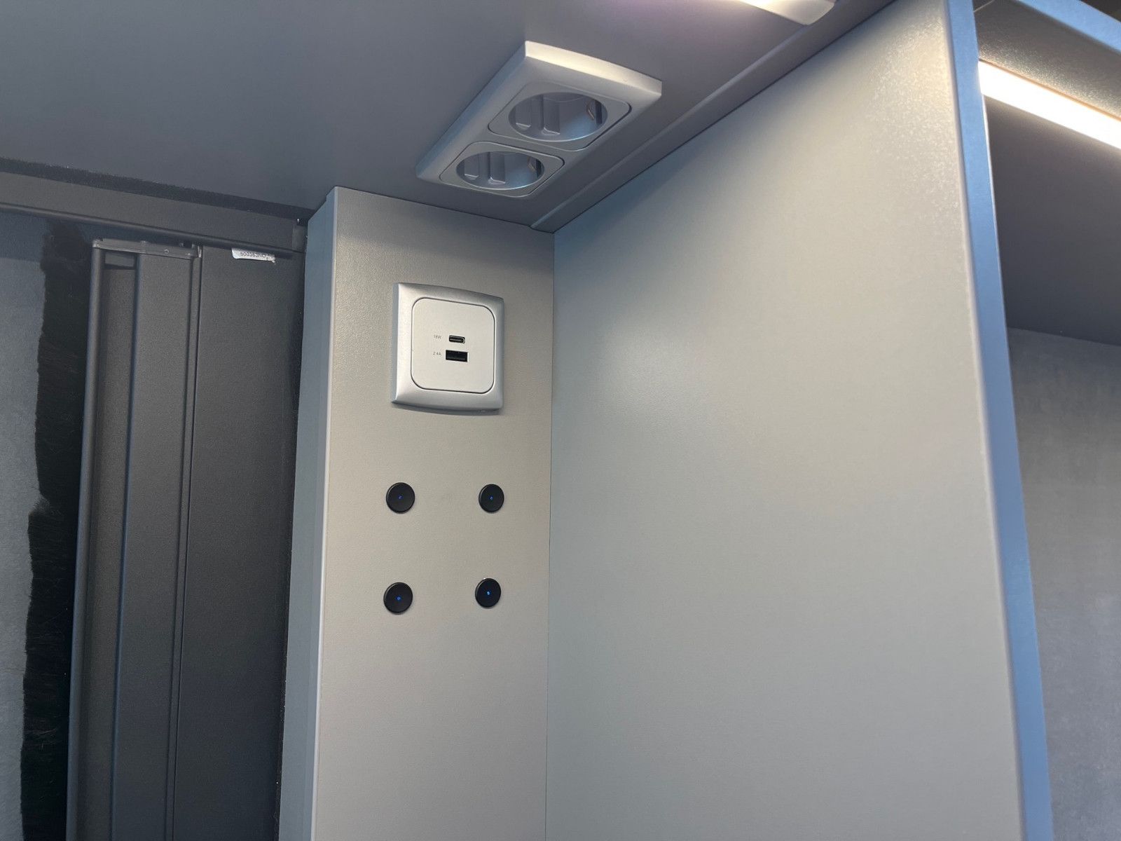 Fahrzeugabbildung Ford Matist XL