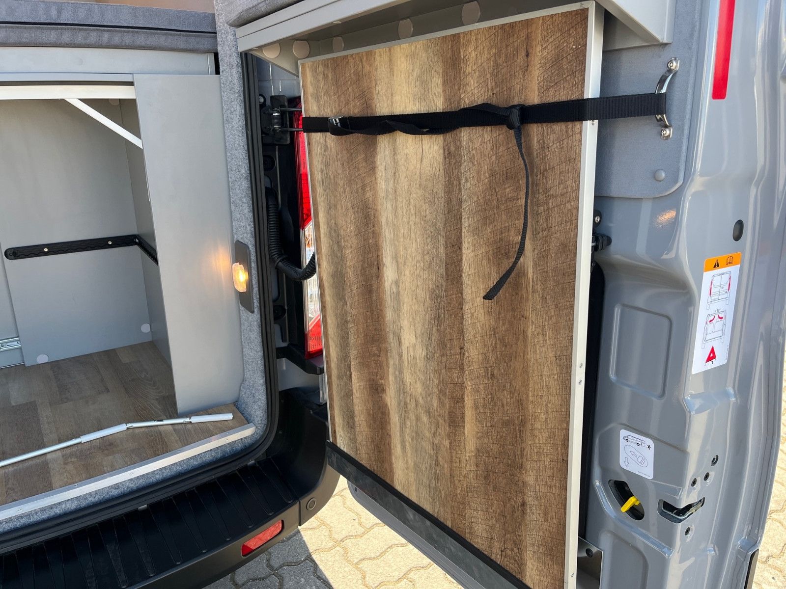Fahrzeugabbildung Ford Matist XL