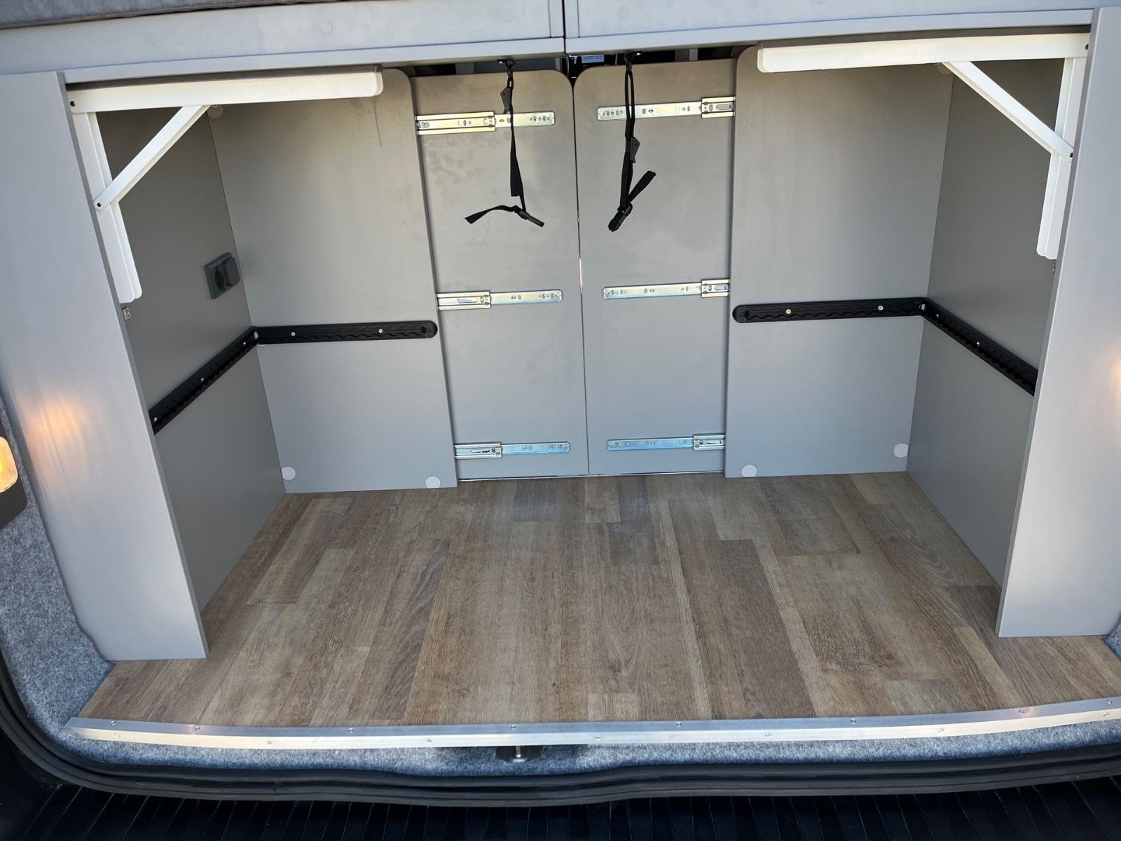 Fahrzeugabbildung Ford Matist XL