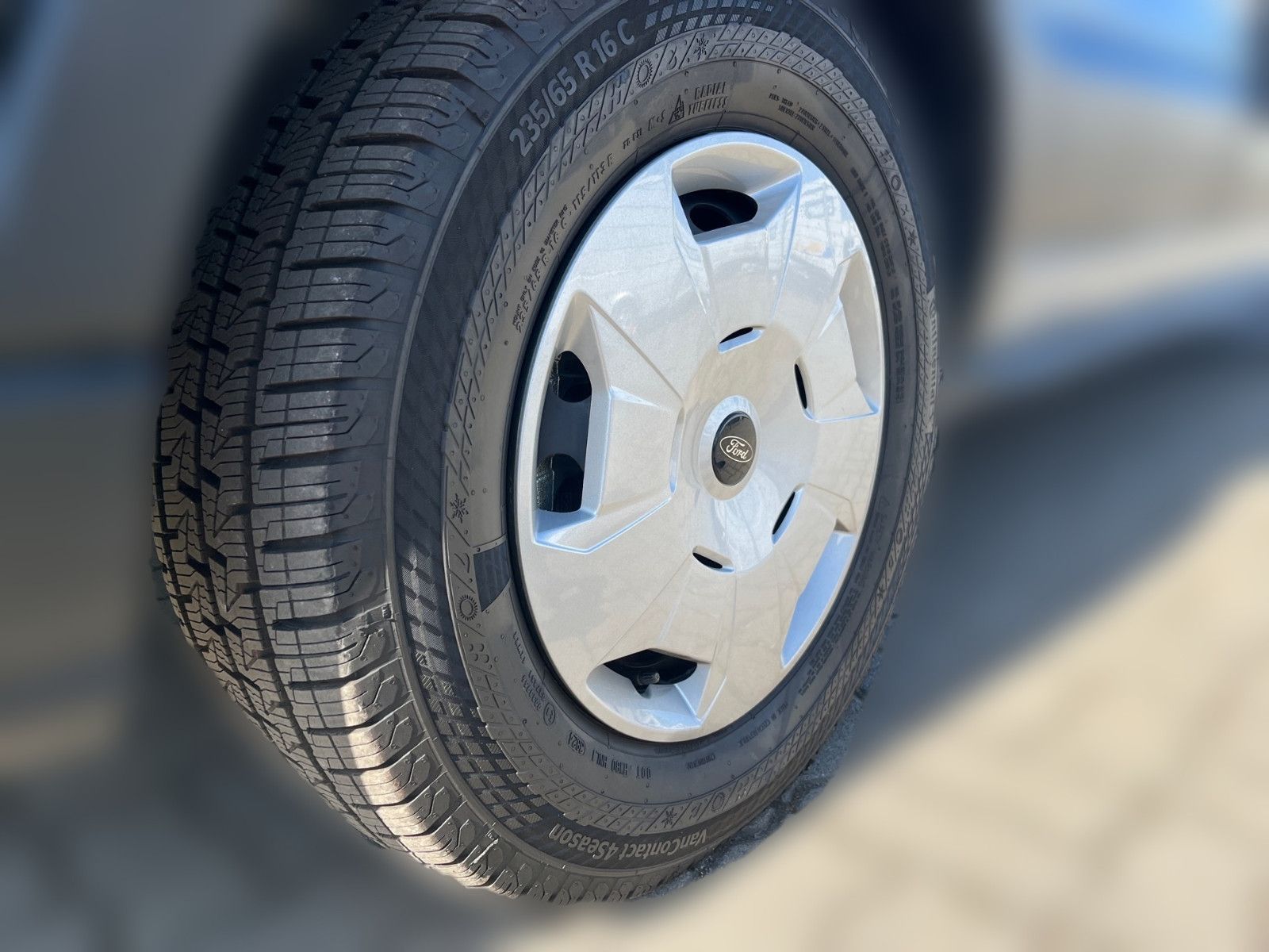 Fahrzeugabbildung Ford Matist XL