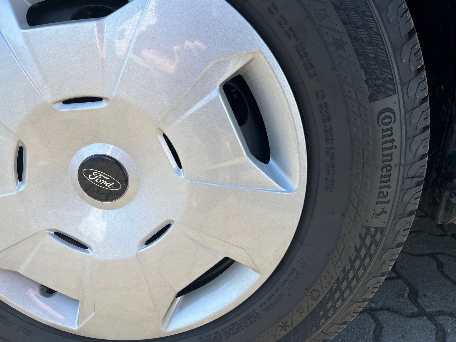 Fahrzeugabbildung Ford Matist XL
