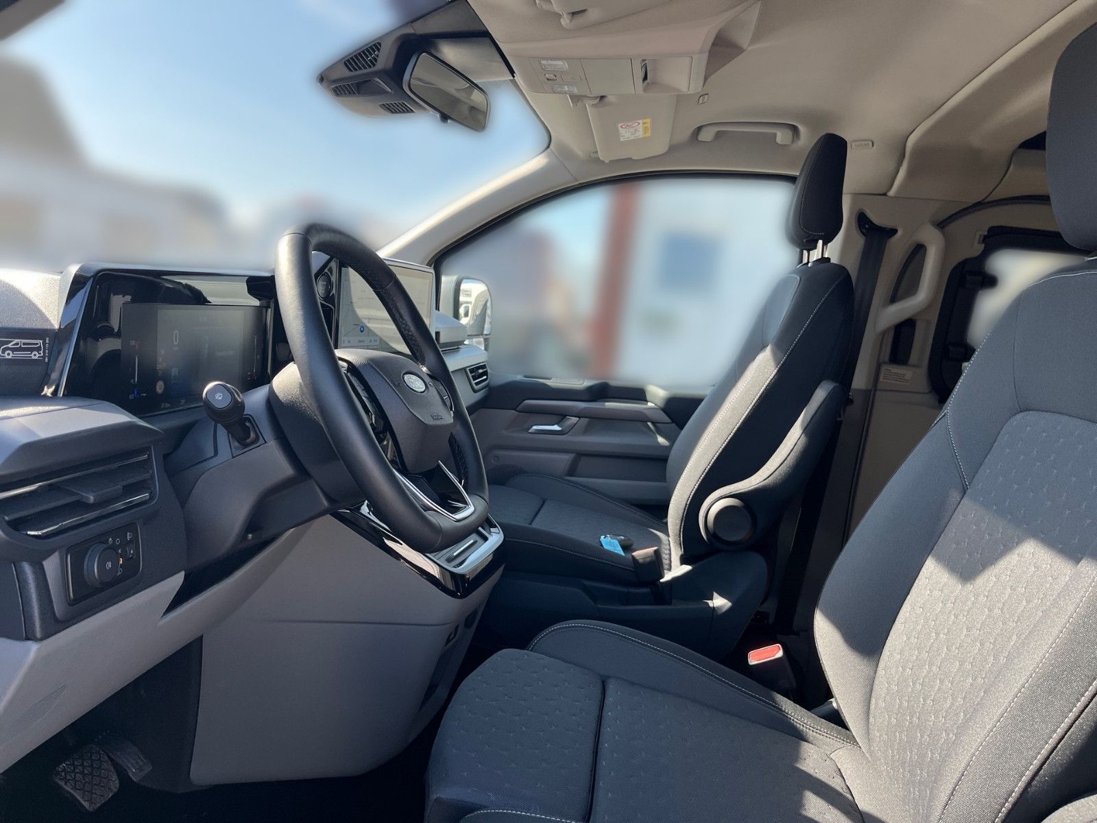 Fahrzeugabbildung Ford NEUER NUGGET Titanium 2025 SOFORT
