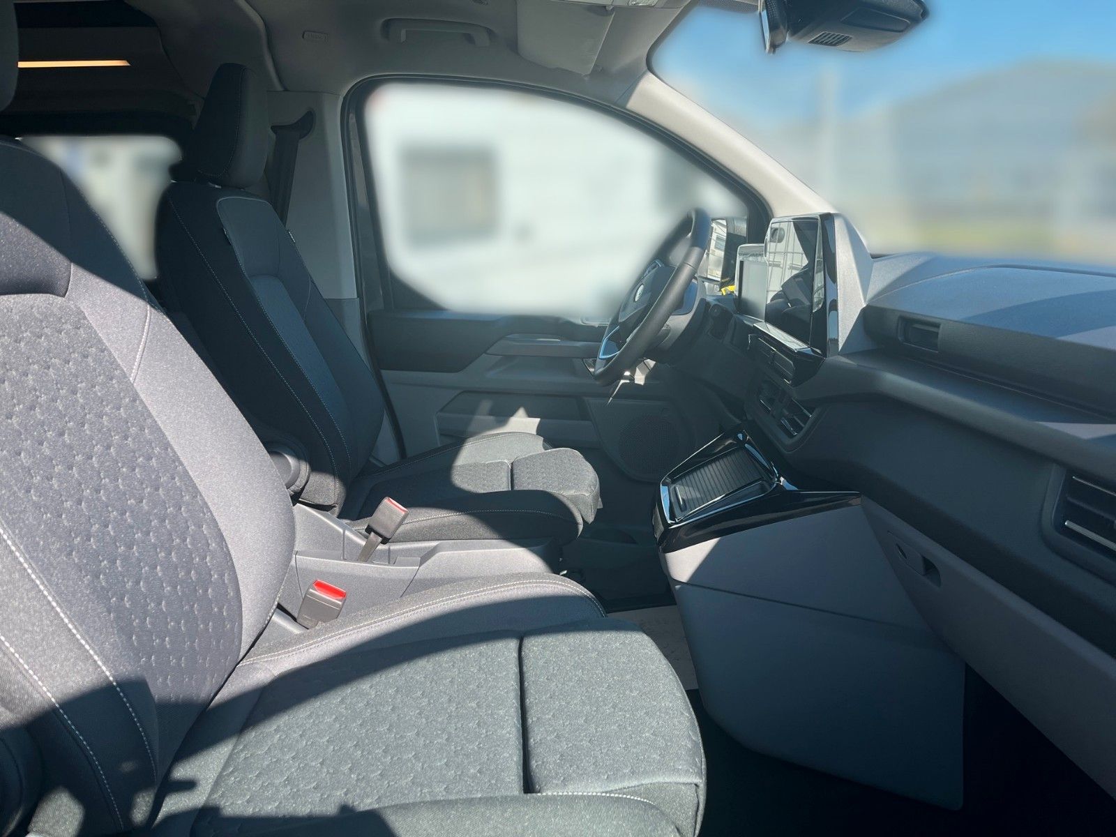 Fahrzeugabbildung Ford Nugget AD Titanium Allrad