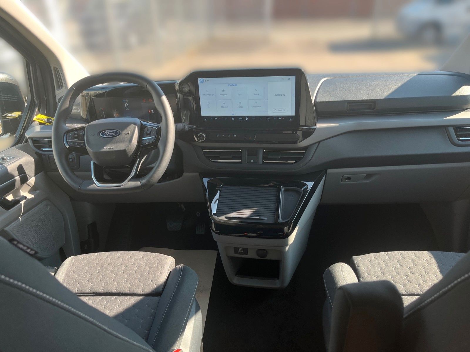 Fahrzeugabbildung Ford Nugget AD Titanium Allrad