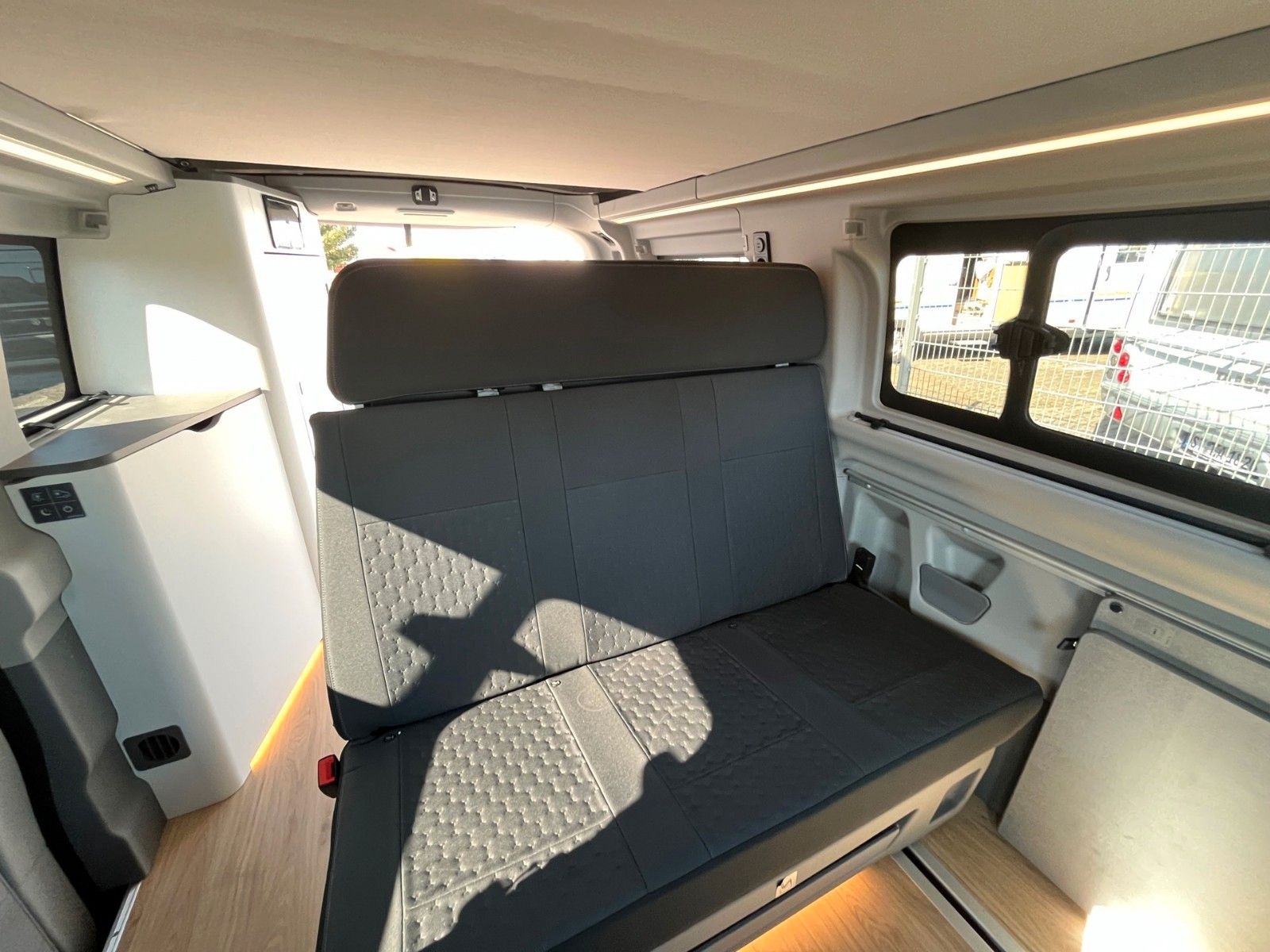 Fahrzeugabbildung Ford Nugget AD Titanium Allrad