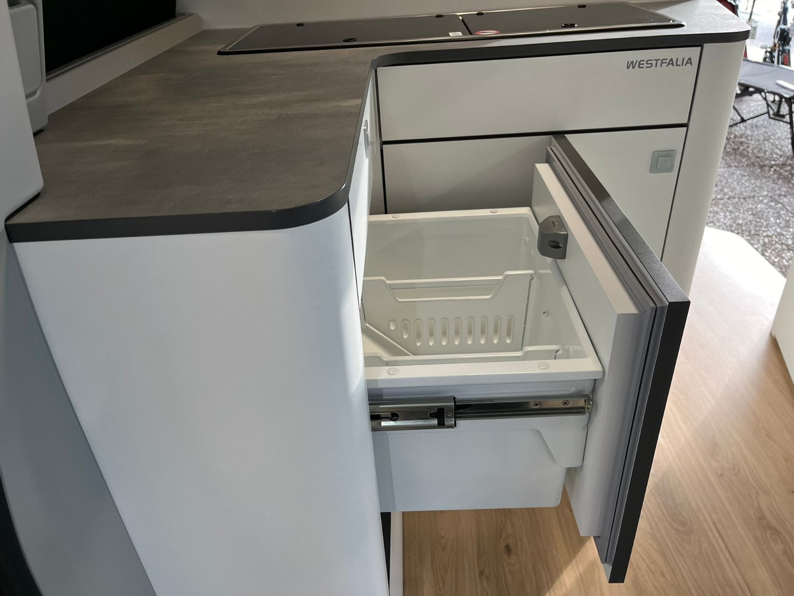Fahrzeugabbildung Ford Nugget AD Titanium