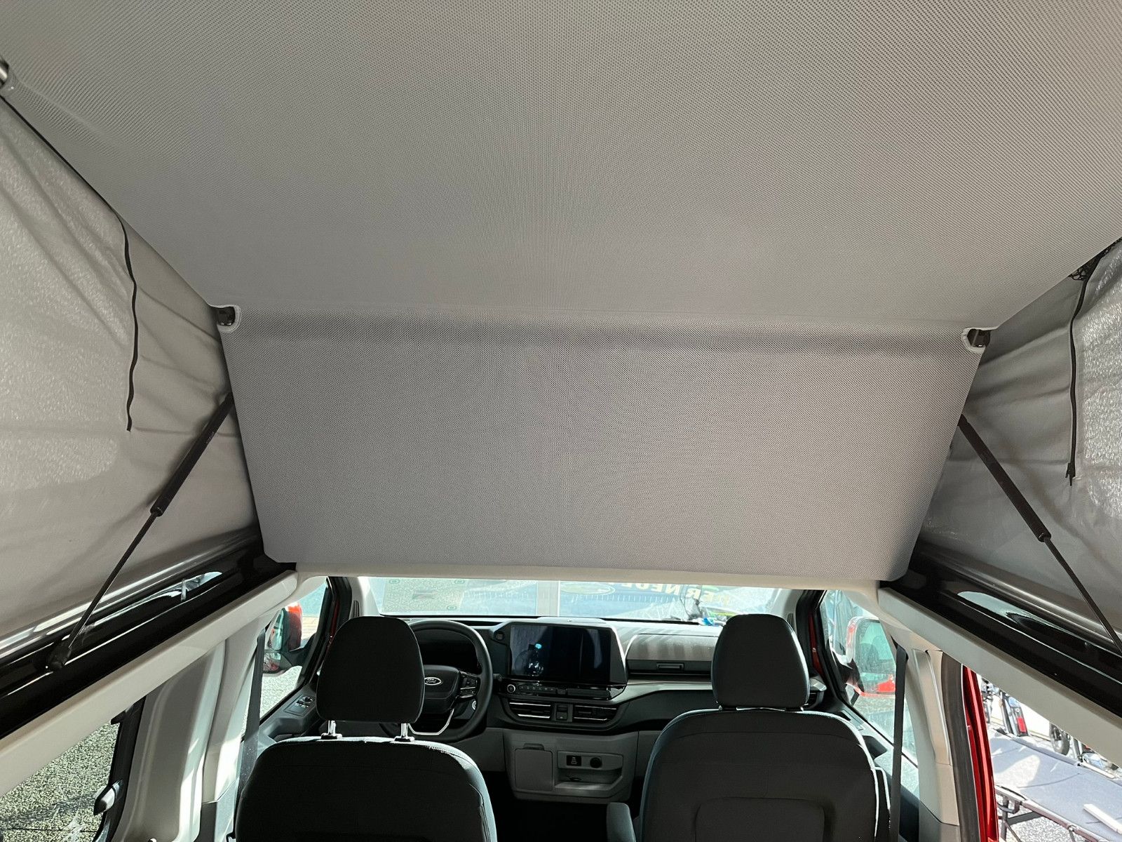 Fahrzeugabbildung Ford Nugget AD Titanium