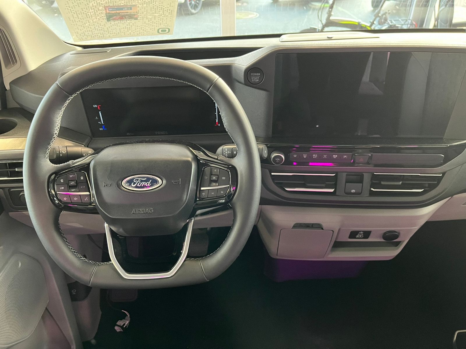 Fahrzeugabbildung Ford Nugget AD Titanium
