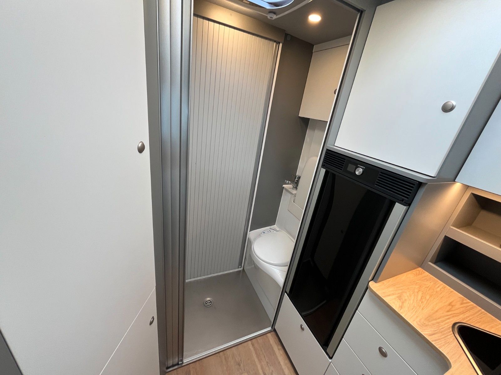 Fahrzeugabbildung Ford MATIST Family XL