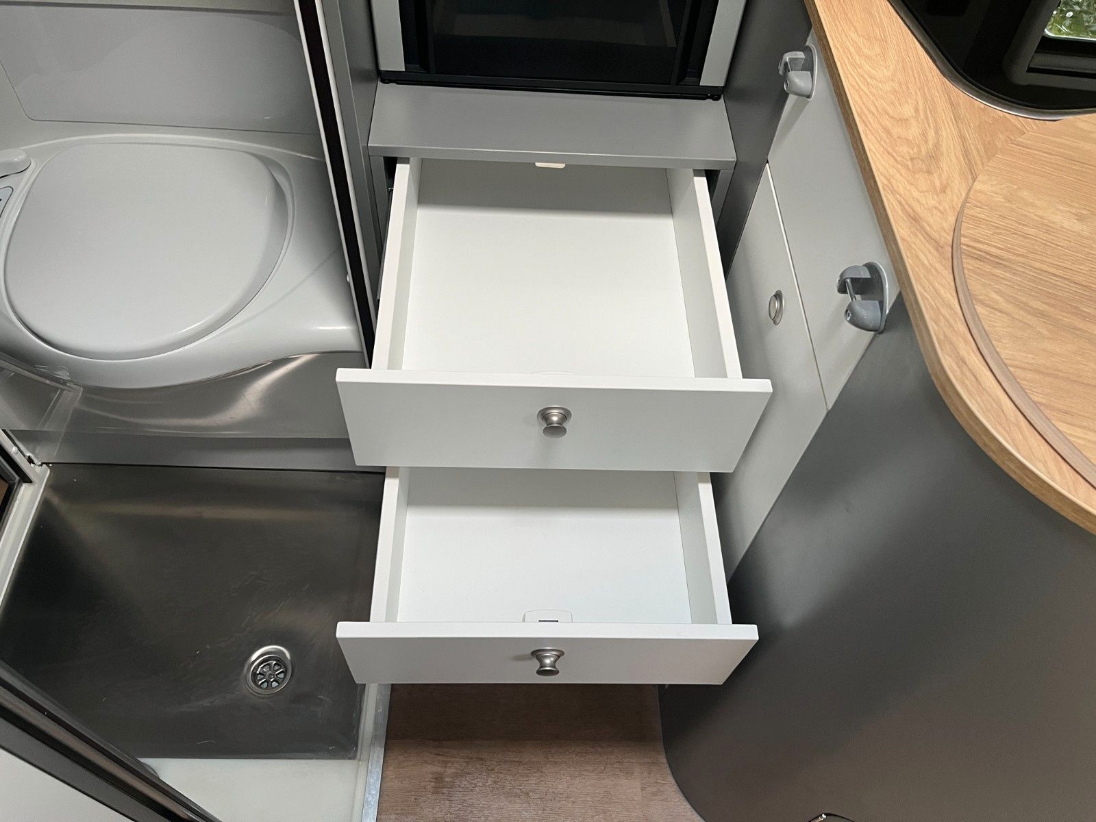 Fahrzeugabbildung Ford MATIST Family L Modell 26 OFFROAD Paket